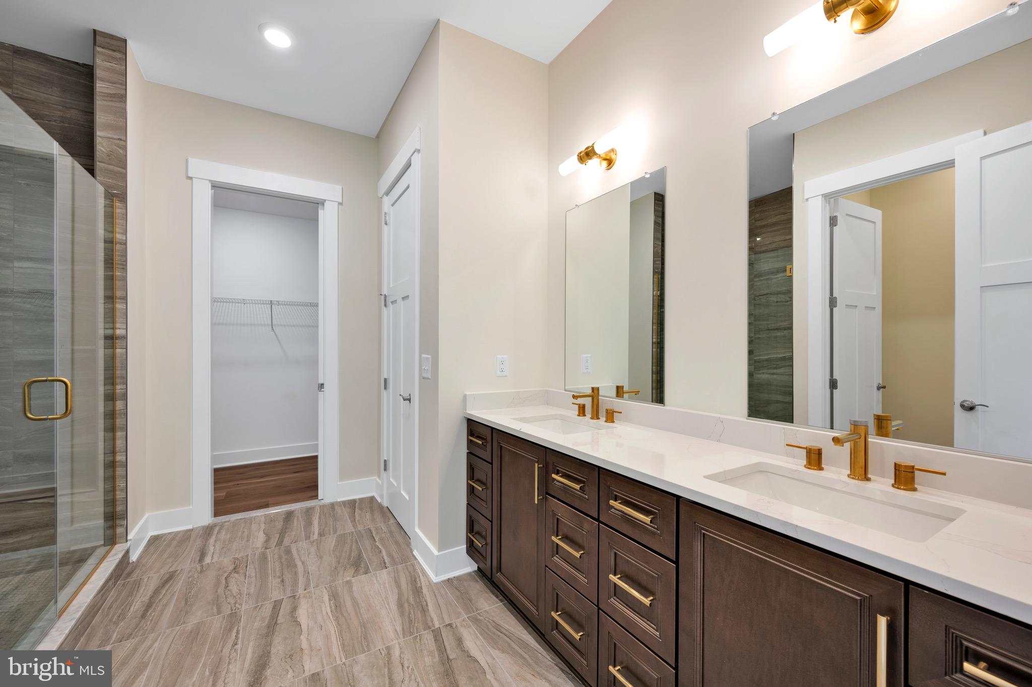 EAST GATE - Residential