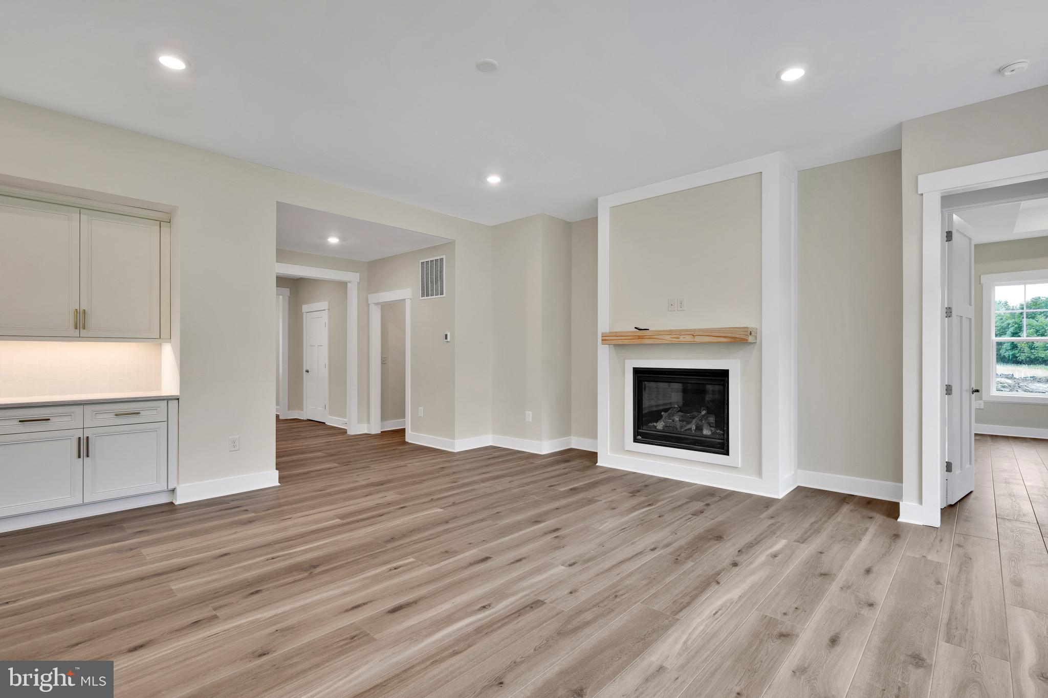 EAST GATE - Residential