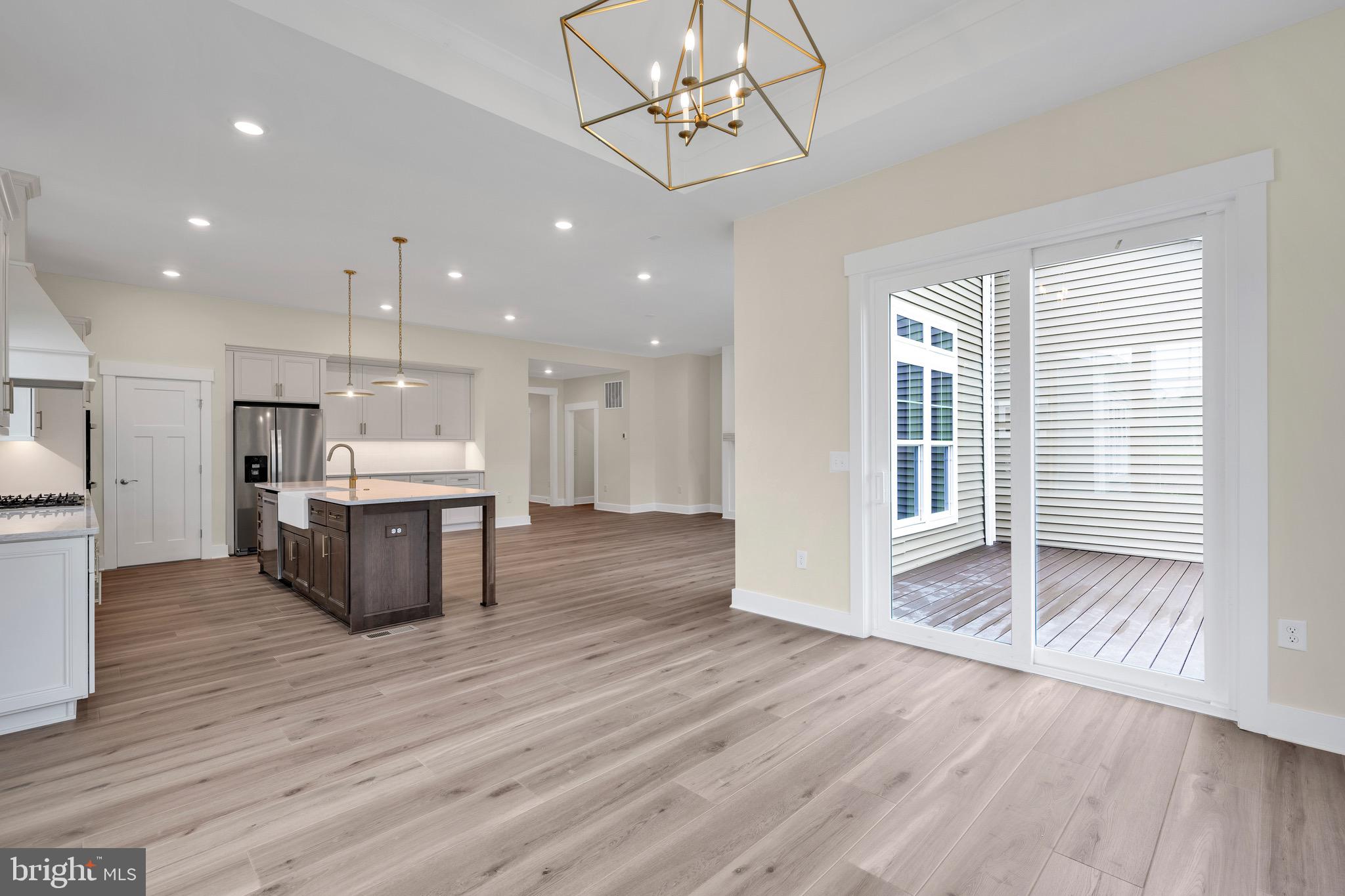 EAST GATE - Residential