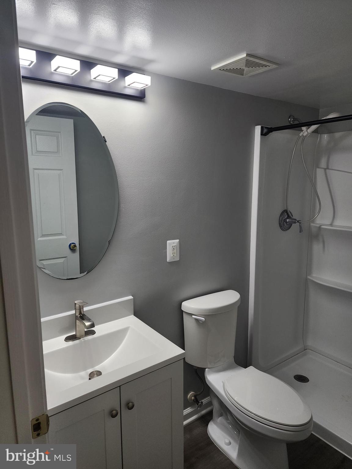 NEW TOWN MEADOWS - Residential Lease