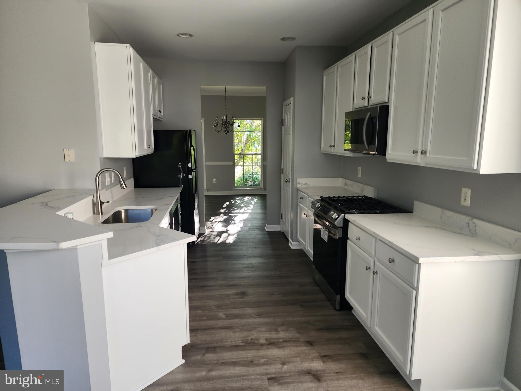 NEW TOWN MEADOWS - Residential Lease