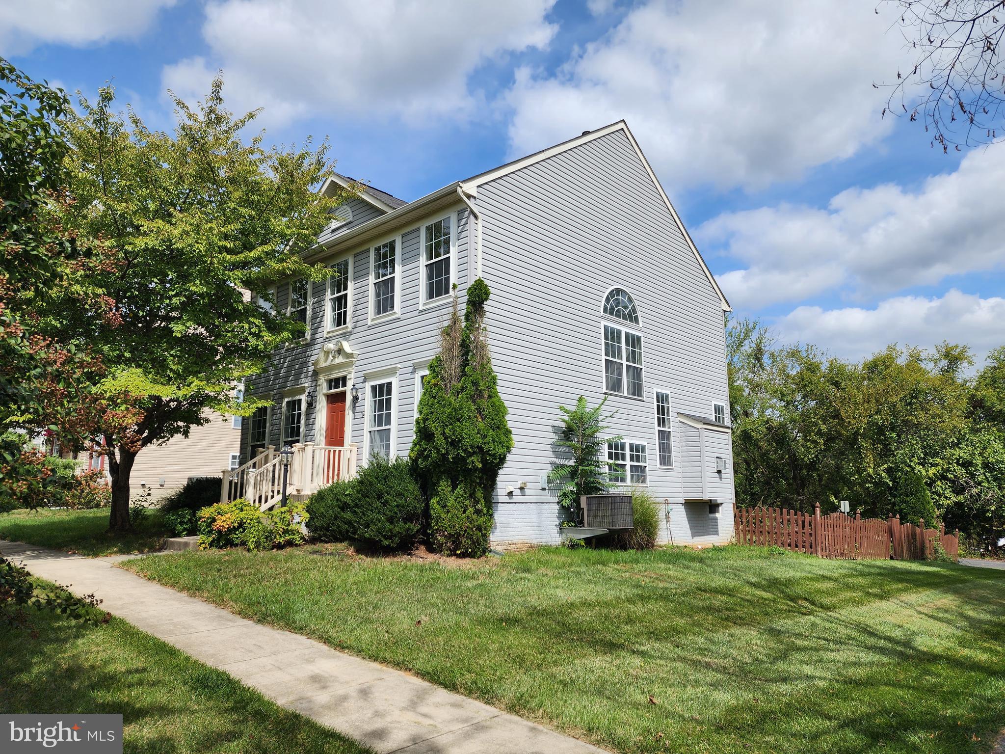 NEW TOWN MEADOWS - Residential Lease