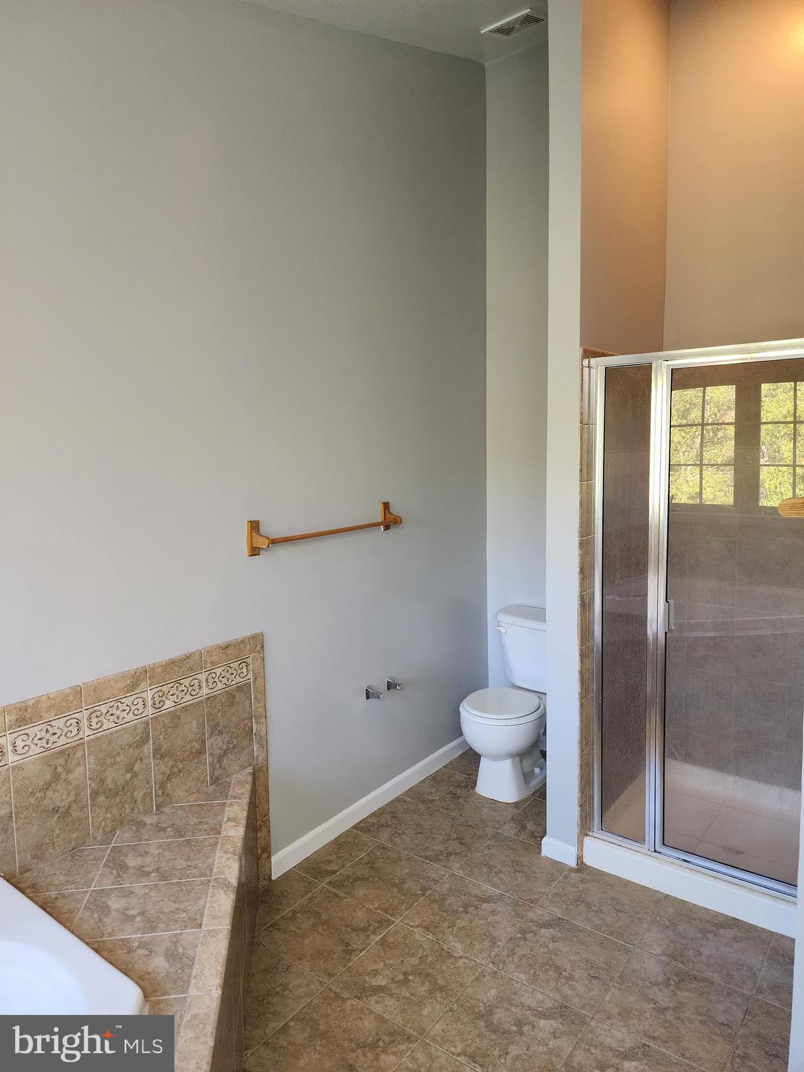 NEW TOWN MEADOWS - Residential Lease