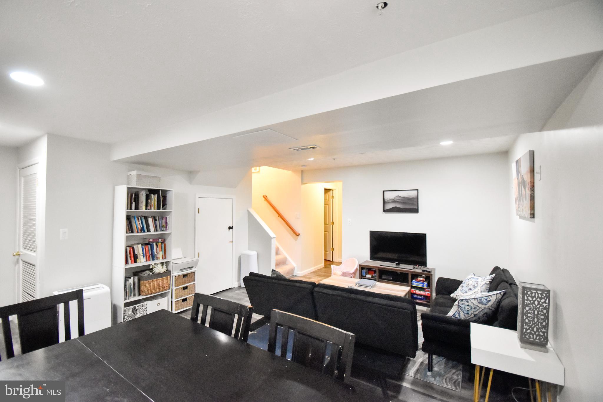 IRWINS CHOICE - Residential Lease