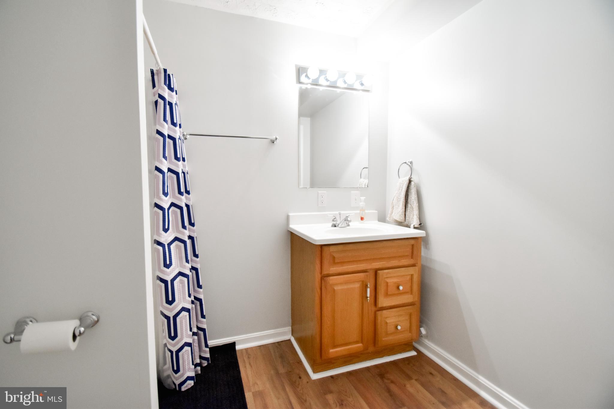 IRWINS CHOICE - Residential Lease