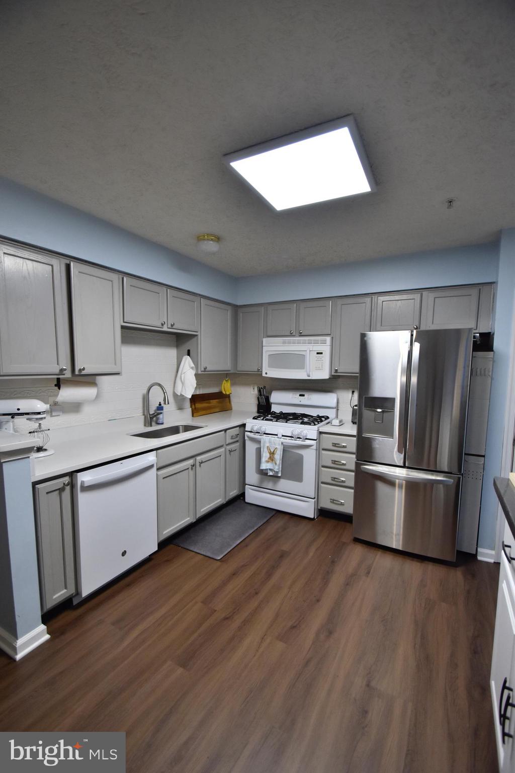 IRWINS CHOICE - Residential Lease