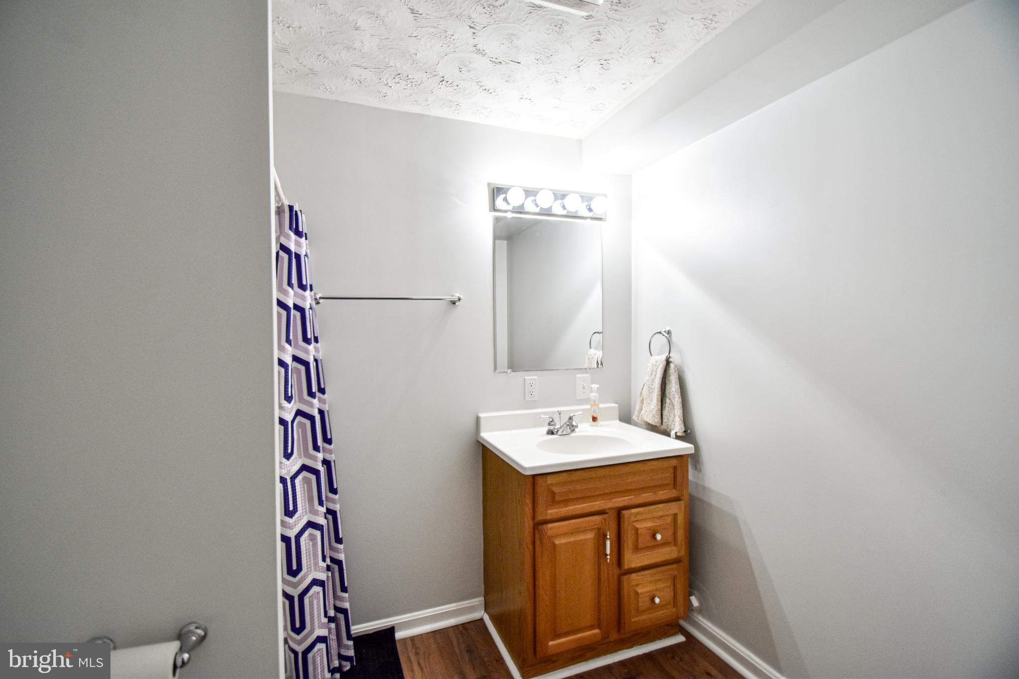 IRWINS CHOICE - Residential Lease