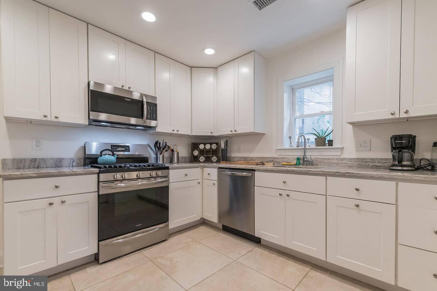 GRADUATE HOSPITAL - Residential Lease