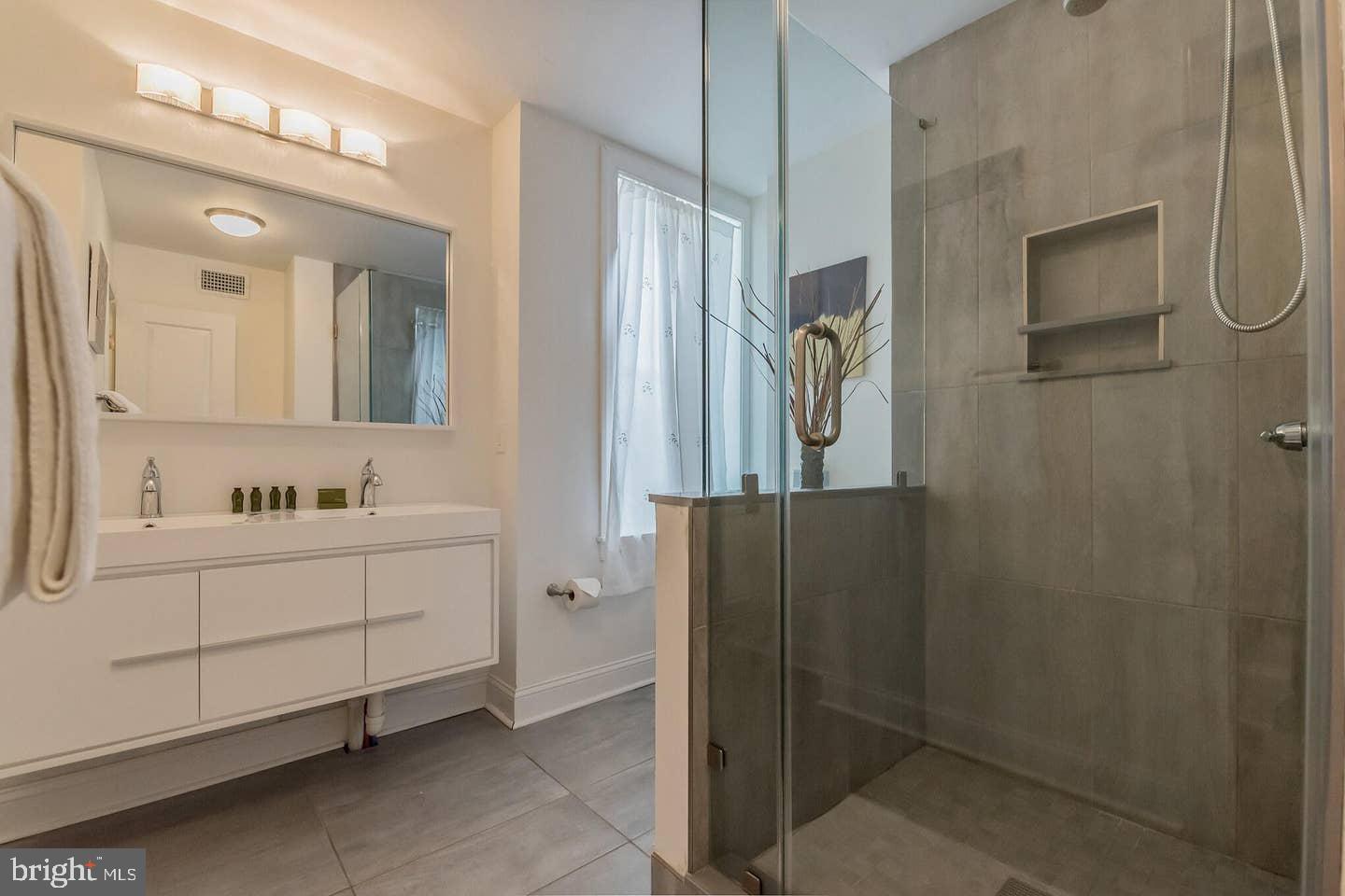 GRADUATE HOSPITAL - Residential Lease