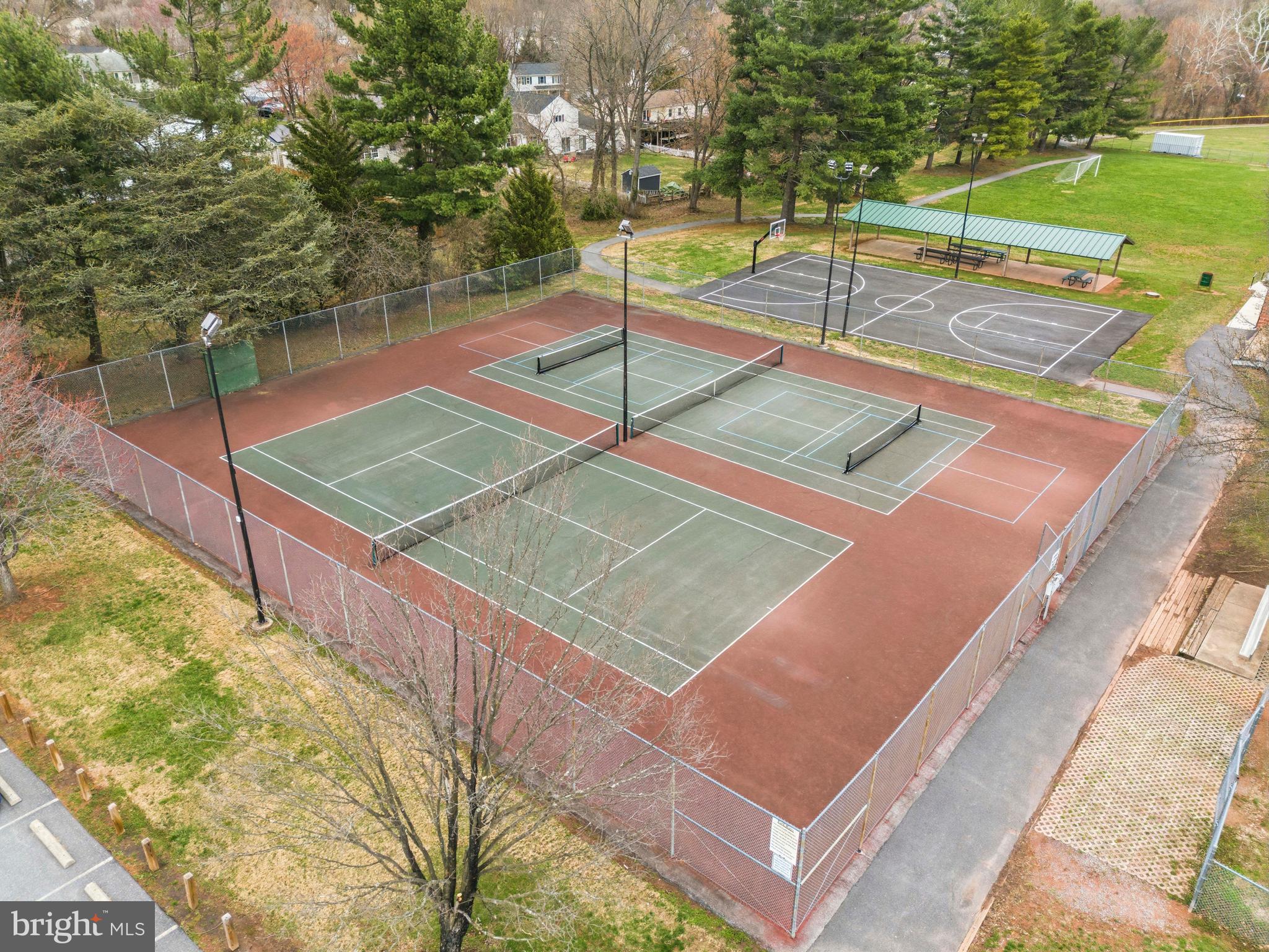 SUMMERHILL - Residential