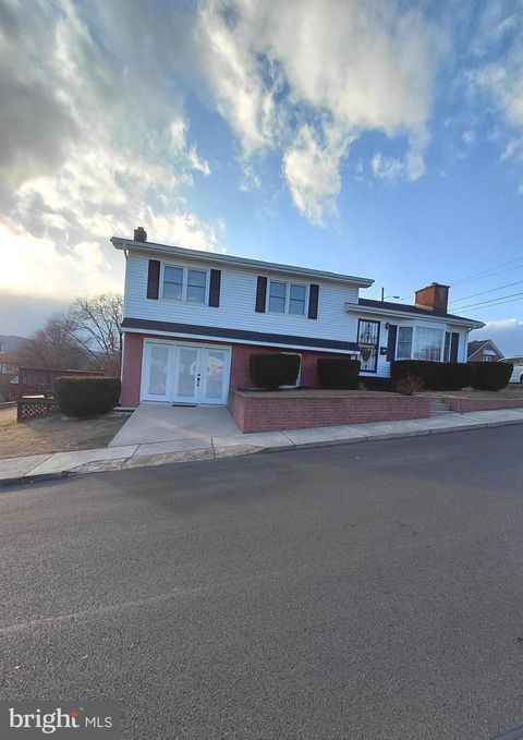 Homes For Sale - 112 Grant Street<br/> PETERSBURG, WV 26847