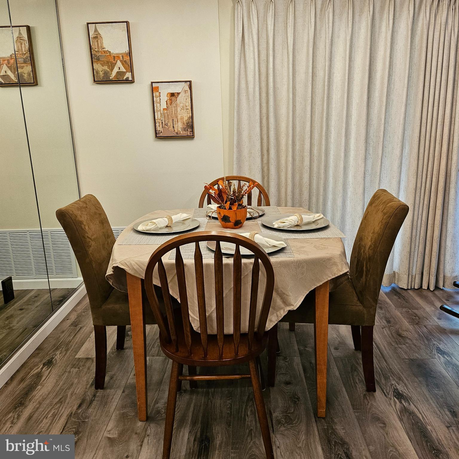 MARINERS COVE - Residential Lease