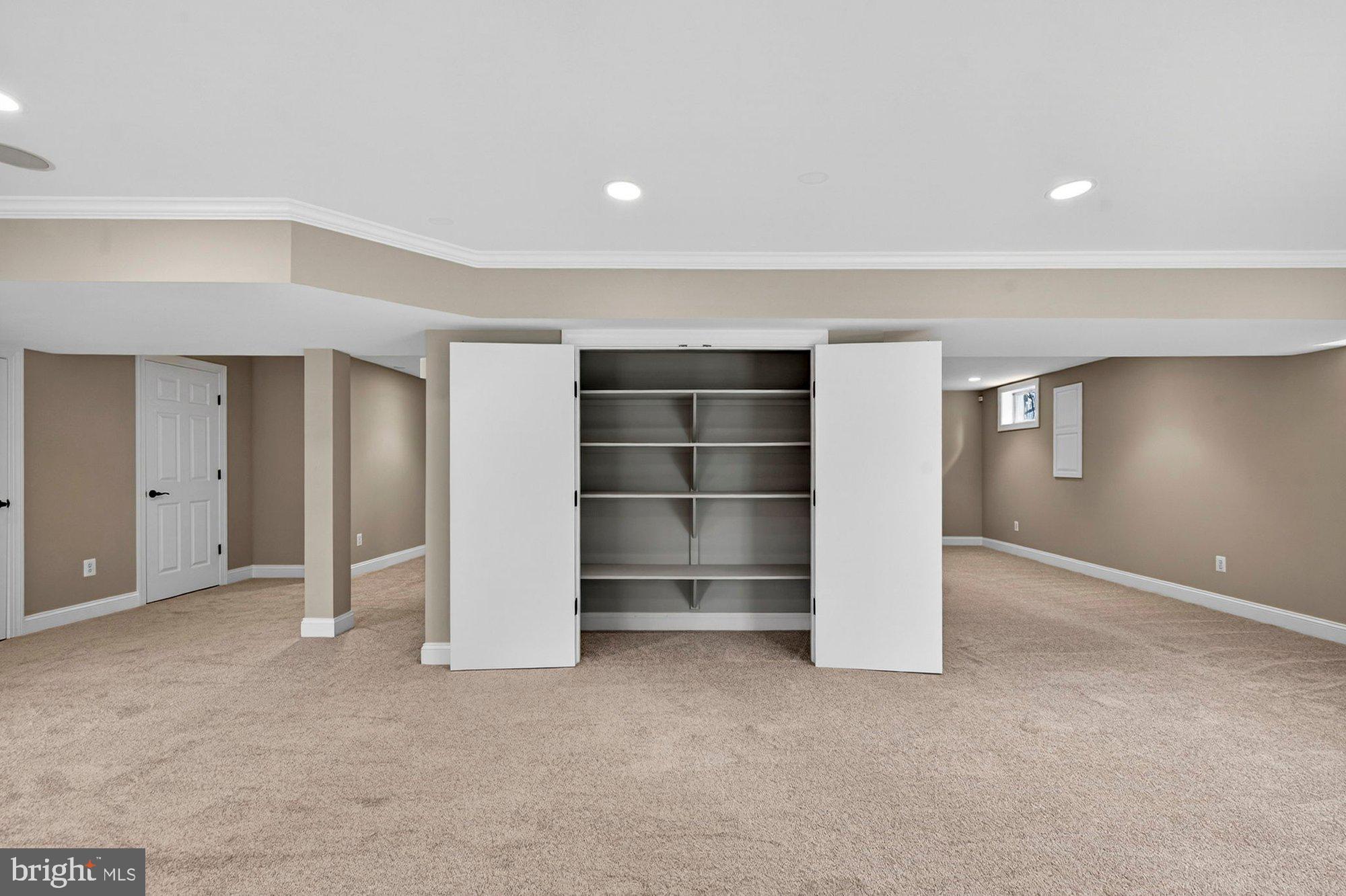 HUNTER MILL ESTATES - Residential