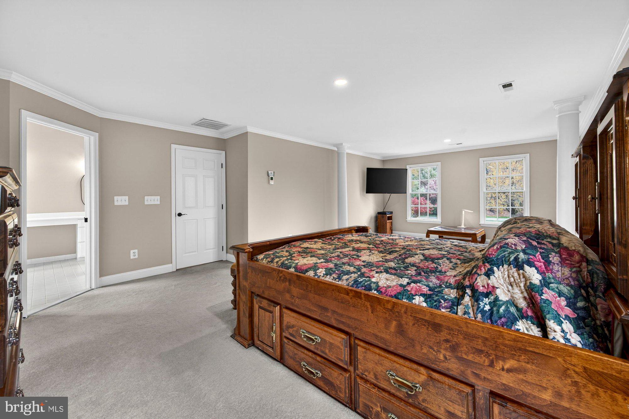 HUNTER MILL ESTATES - Residential