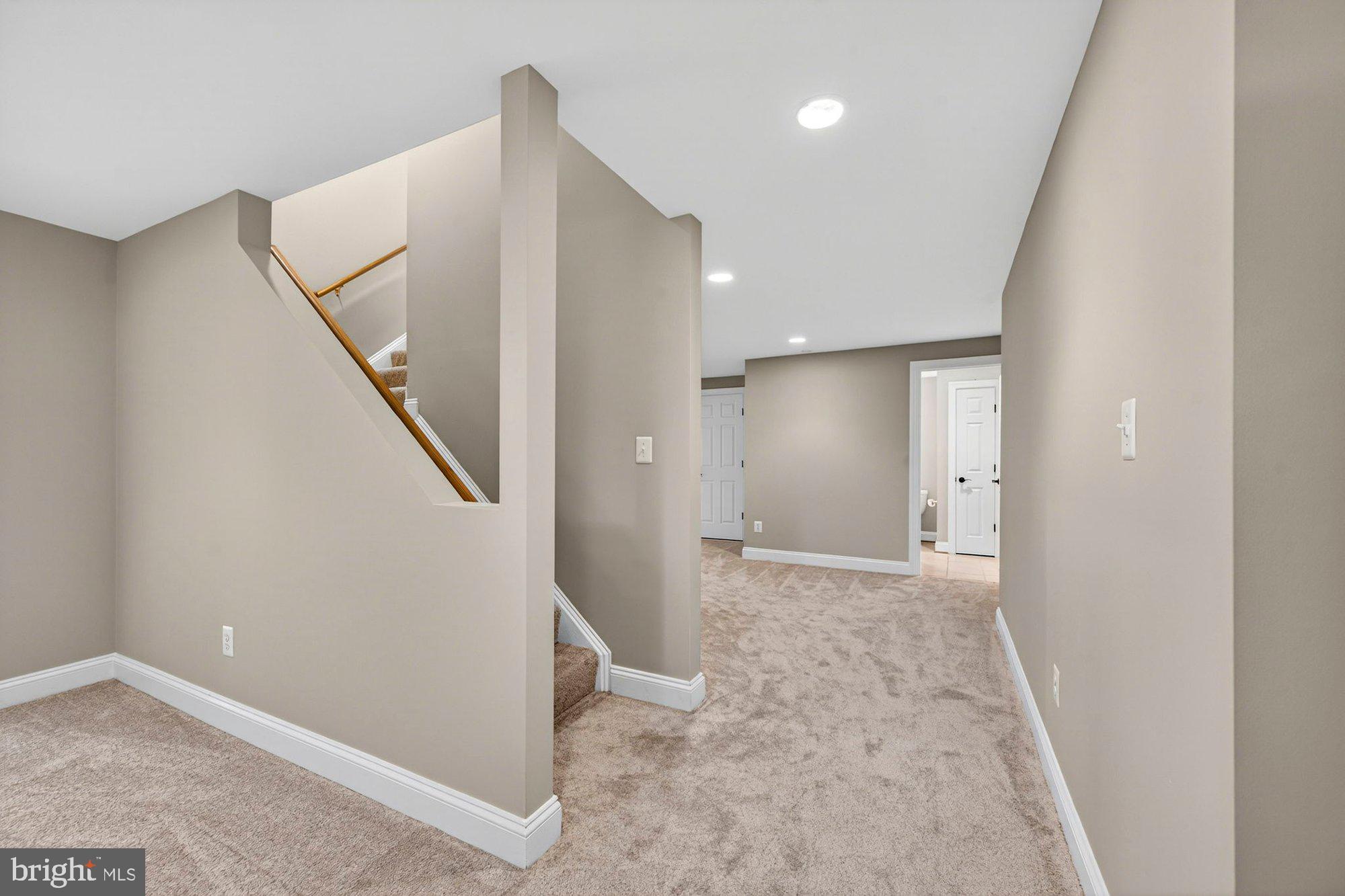 HUNTER MILL ESTATES - Residential