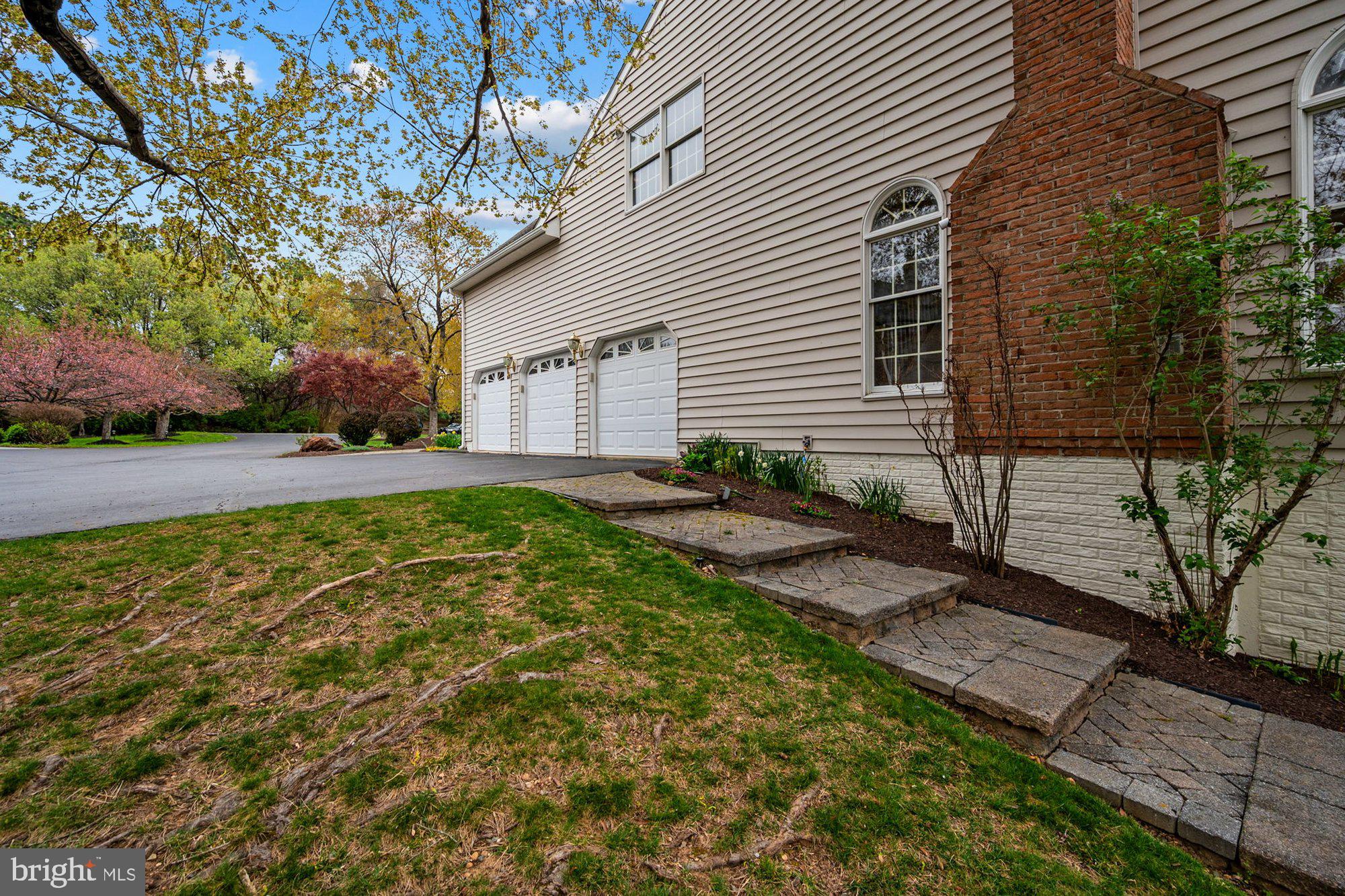 HUNTER MILL ESTATES - Residential