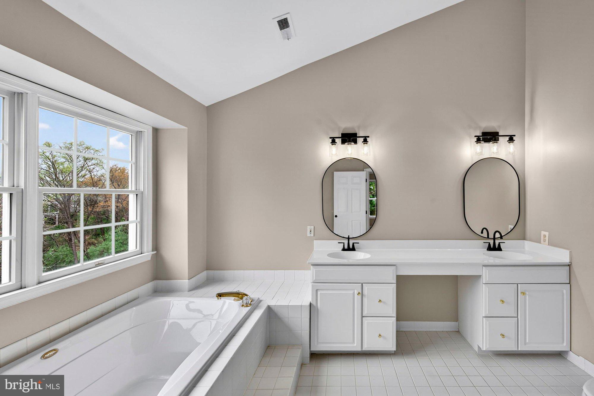 HUNTER MILL ESTATES - Residential