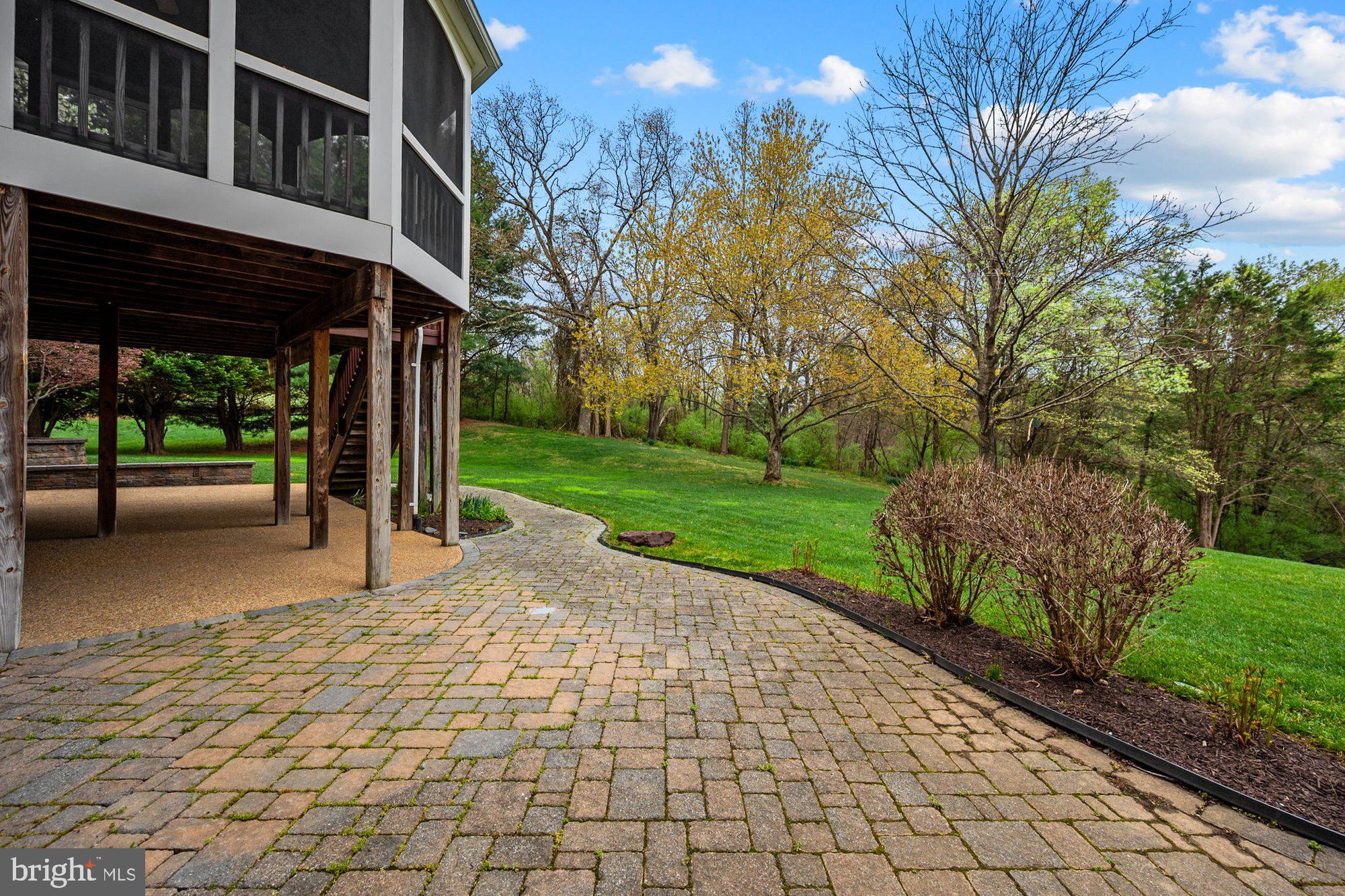 HUNTER MILL ESTATES - Residential