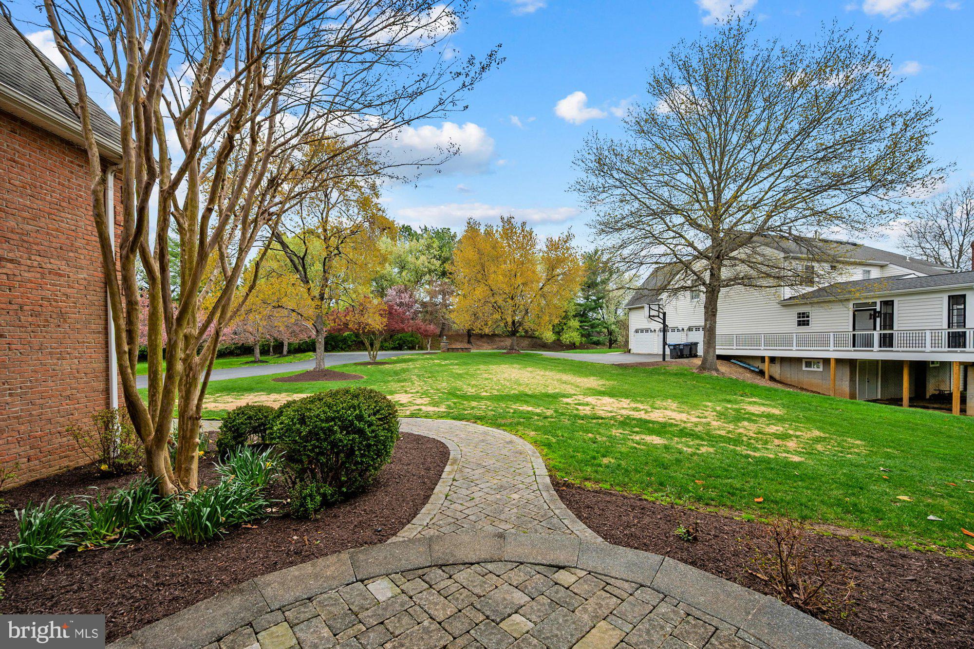 HUNTER MILL ESTATES - Residential