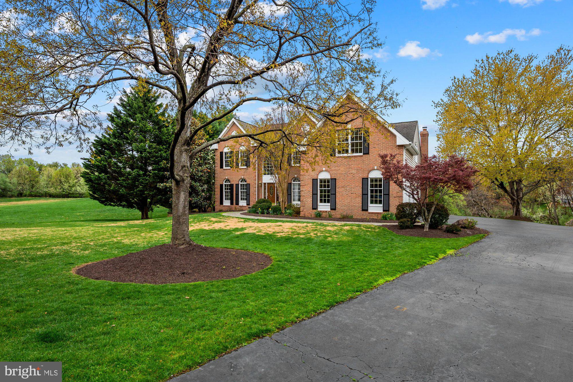 HUNTER MILL ESTATES - Residential