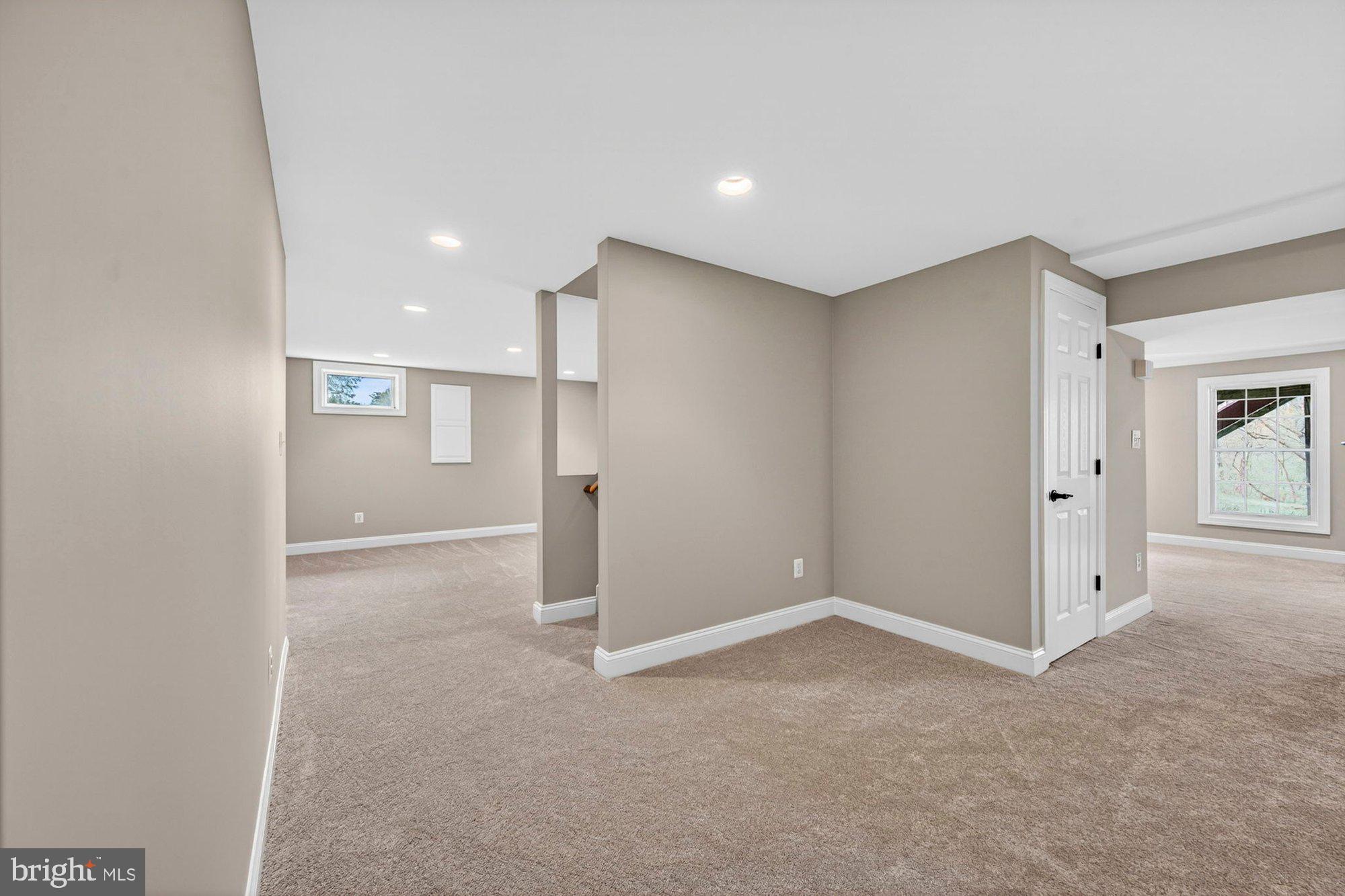 HUNTER MILL ESTATES - Residential