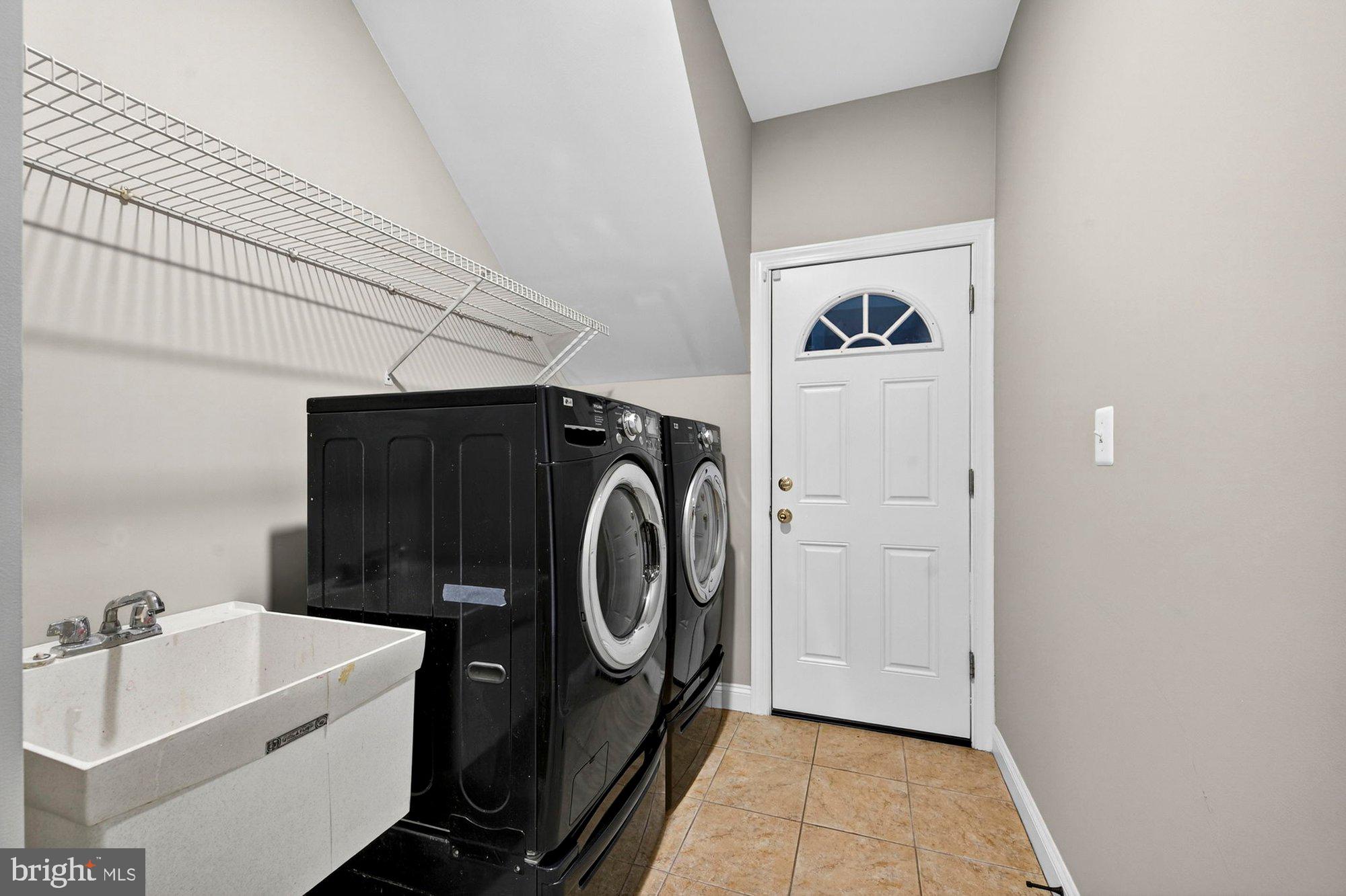 HUNTER MILL ESTATES - Residential