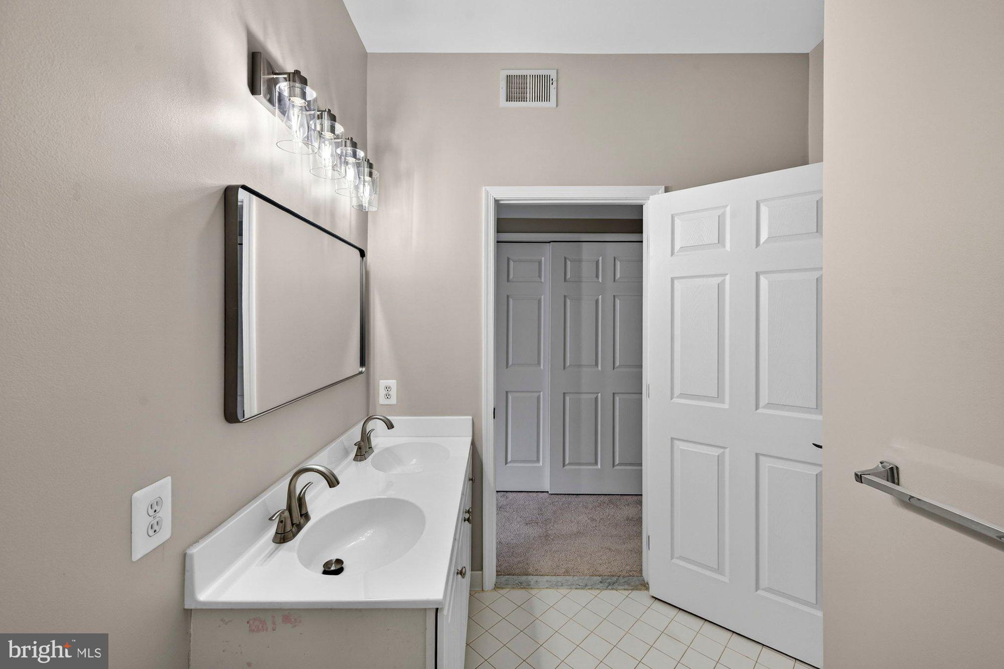 HUNTER MILL ESTATES - Residential