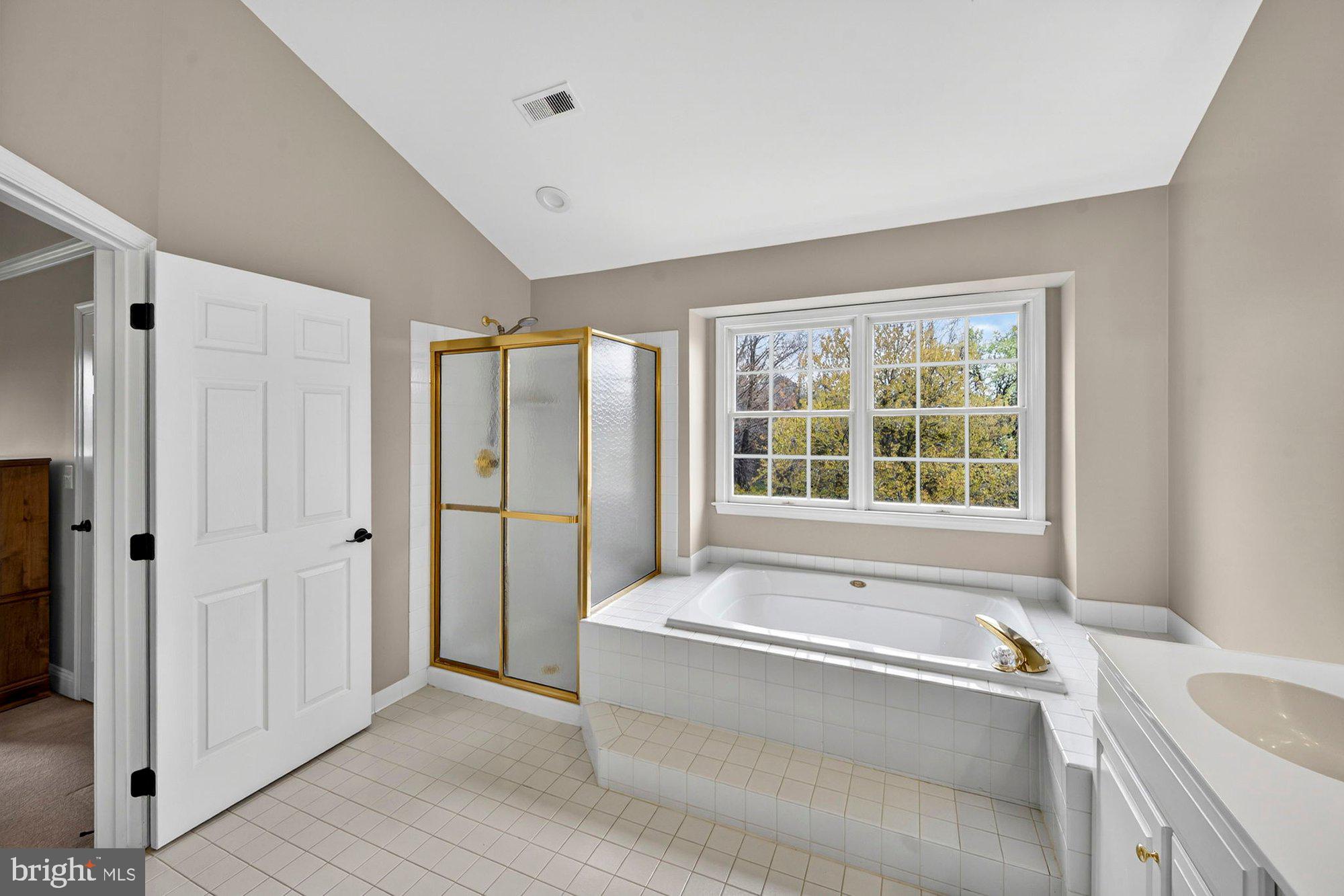 HUNTER MILL ESTATES - Residential