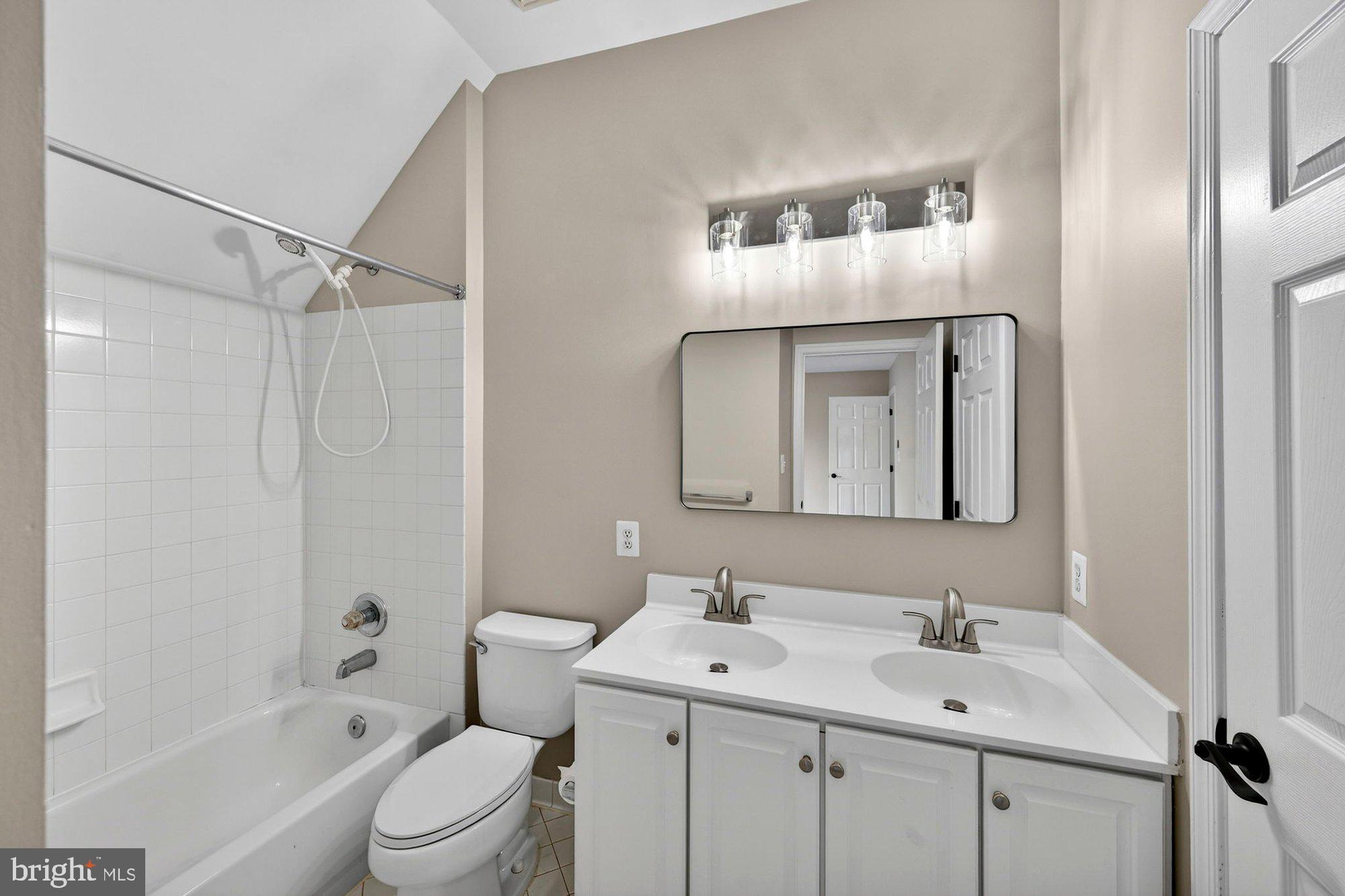 HUNTER MILL ESTATES - Residential