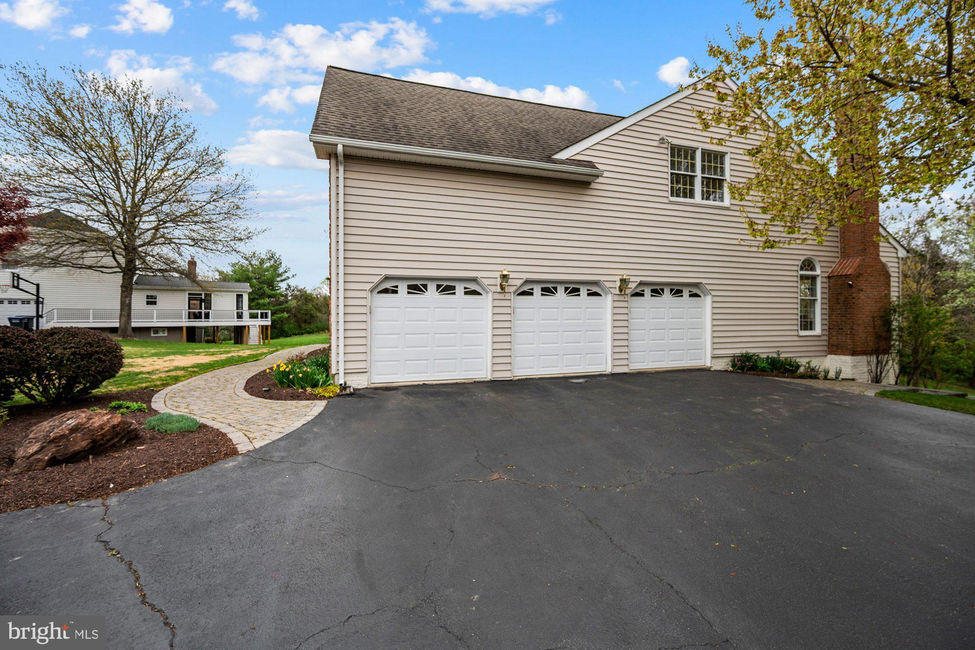 HUNTER MILL ESTATES - Residential