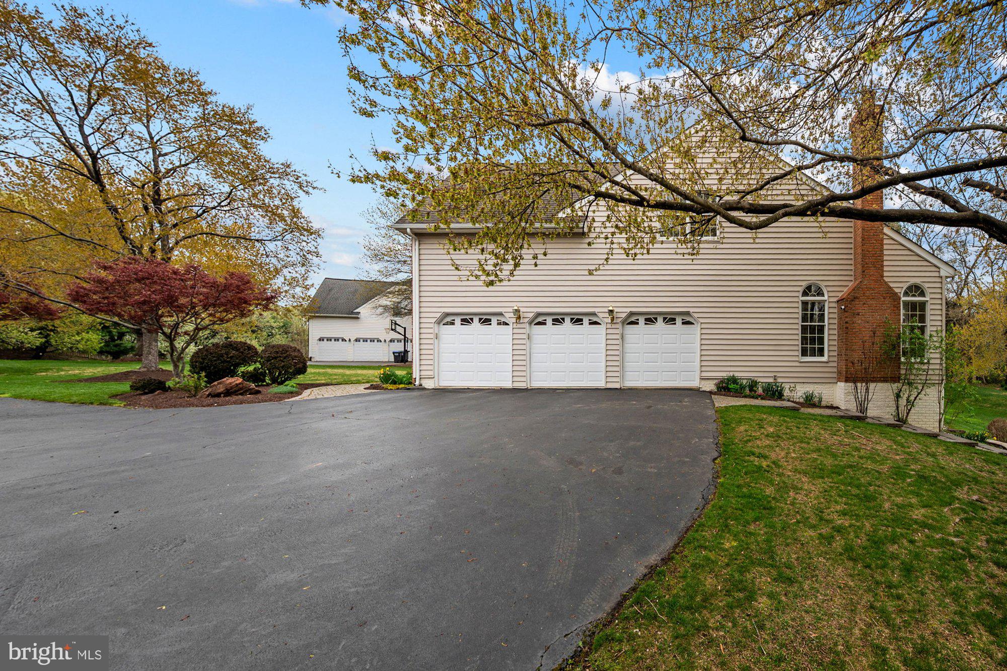 HUNTER MILL ESTATES - Residential