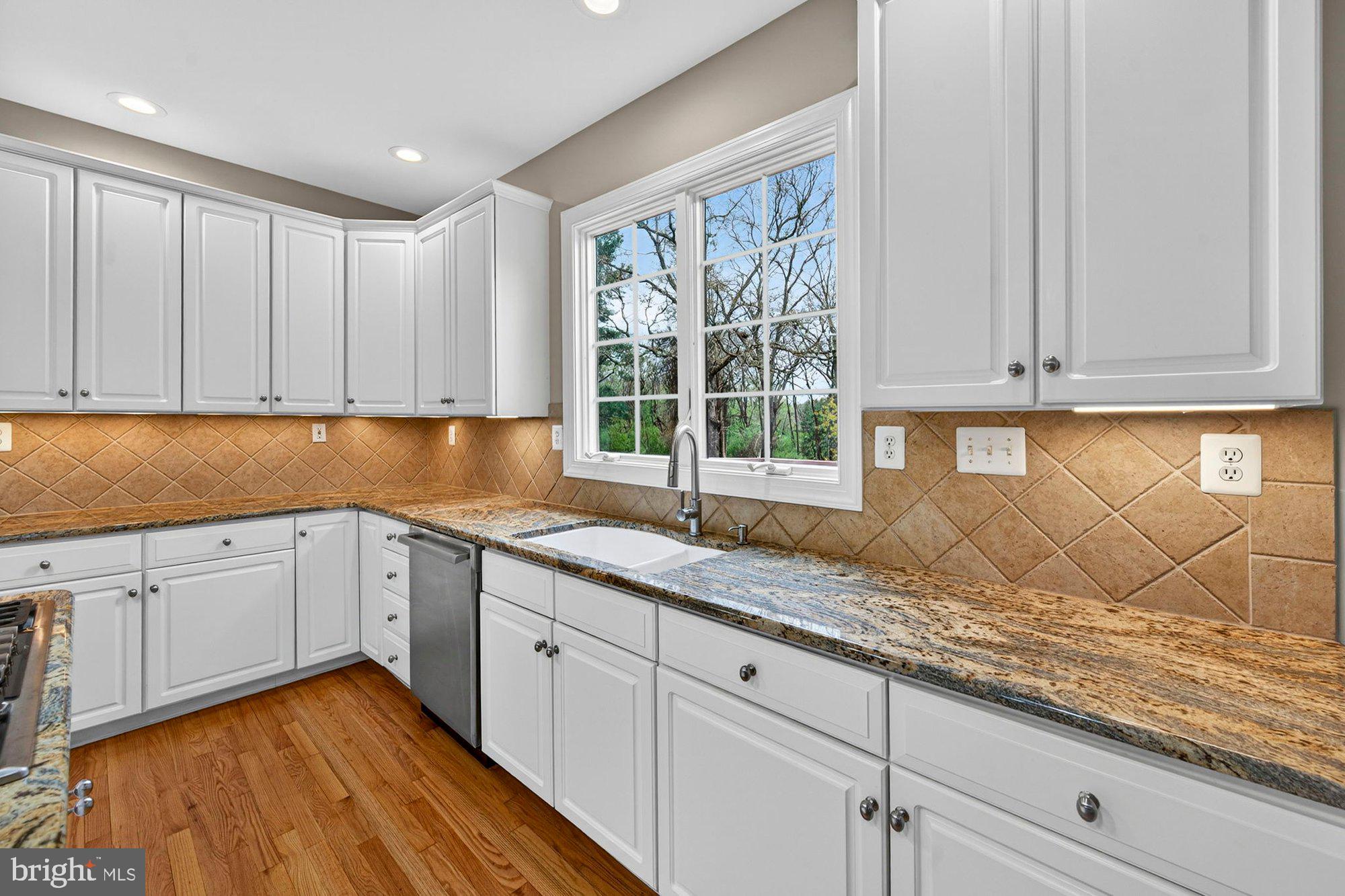 HUNTER MILL ESTATES - Residential