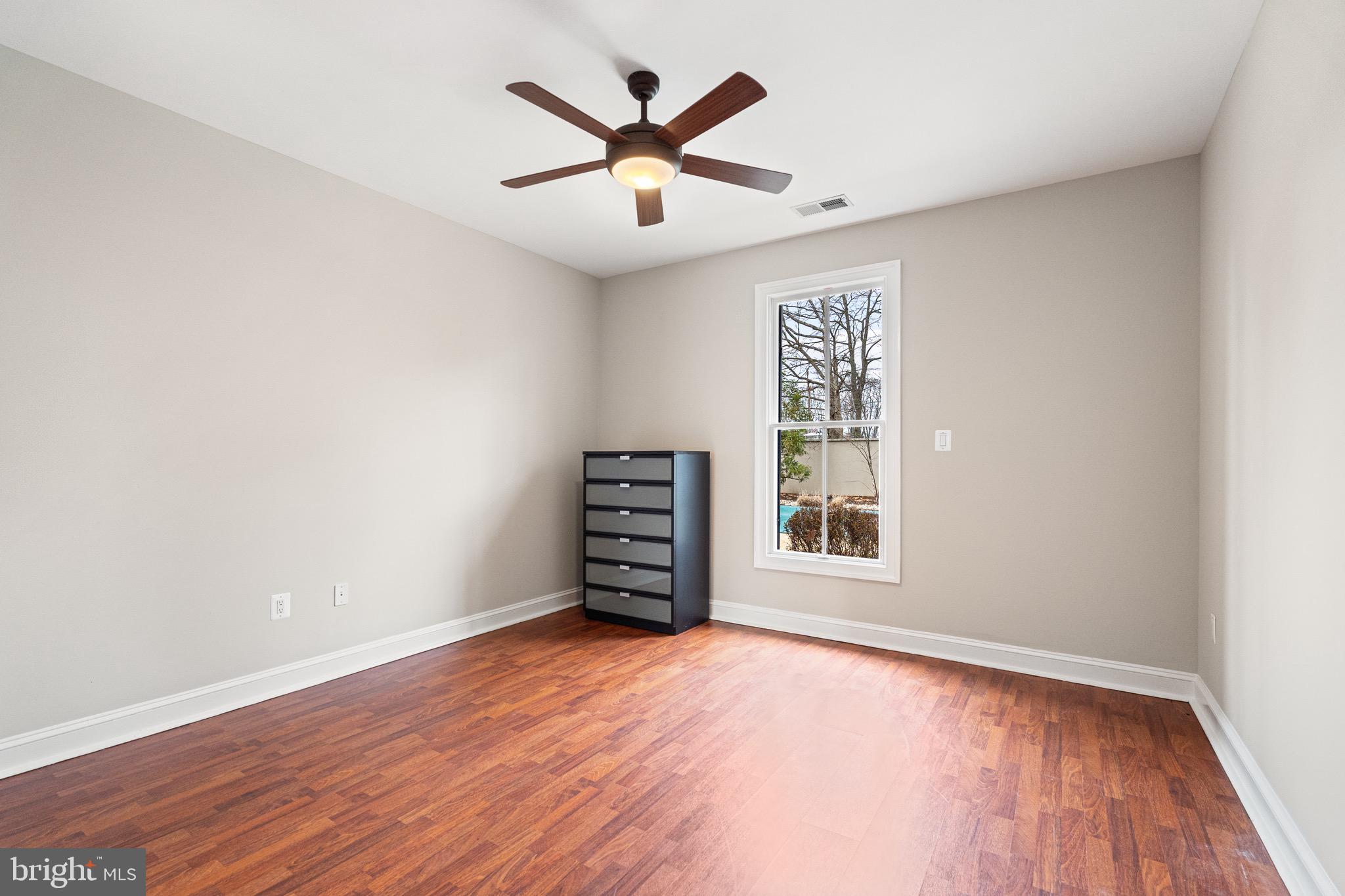 COLLINGWOOD - Residential