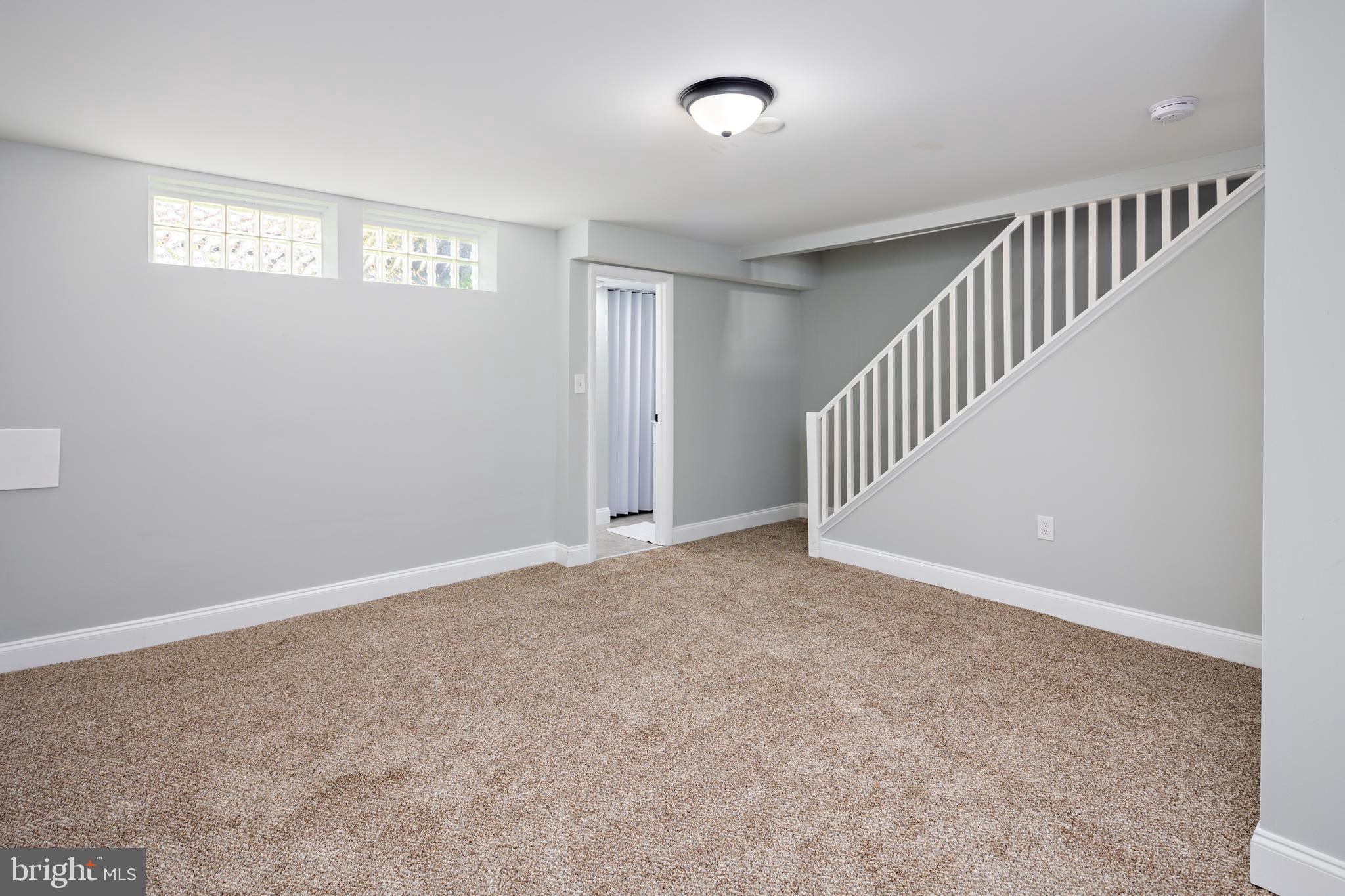 HOLLAND HILL - Residential