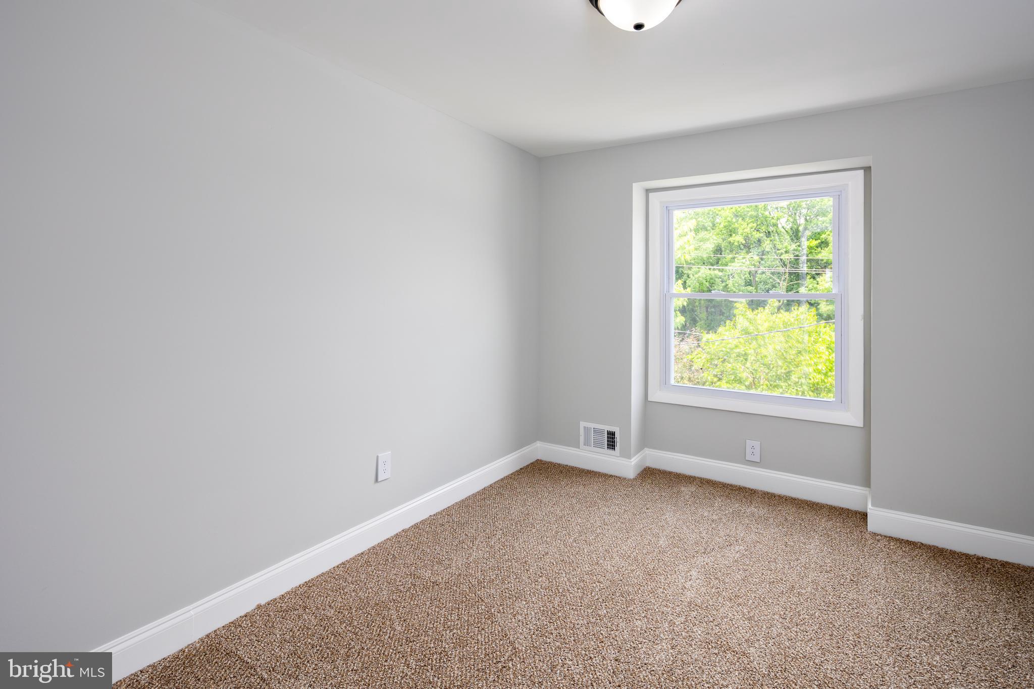 HOLLAND HILL - Residential