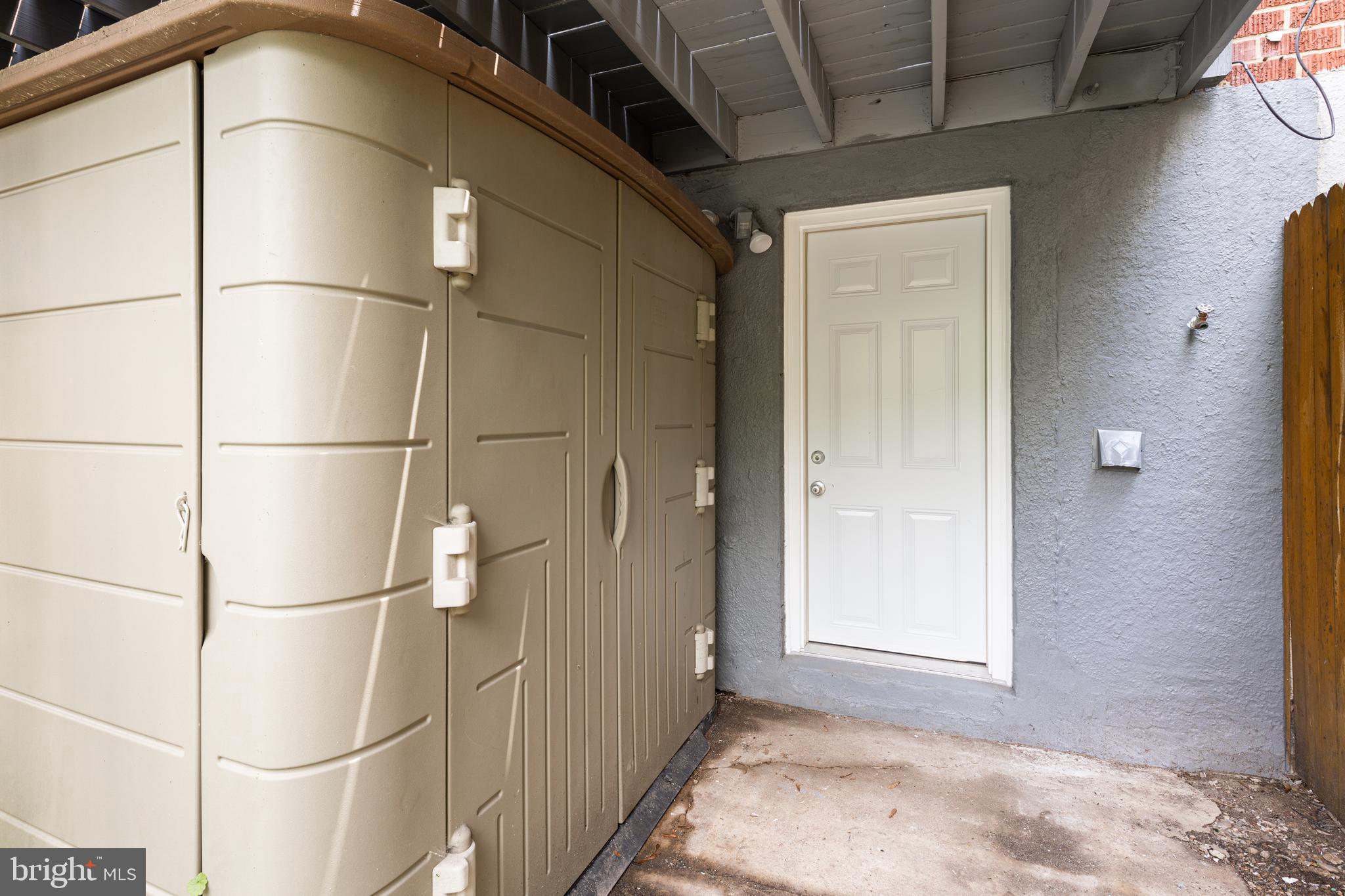 HOLLAND HILL - Residential