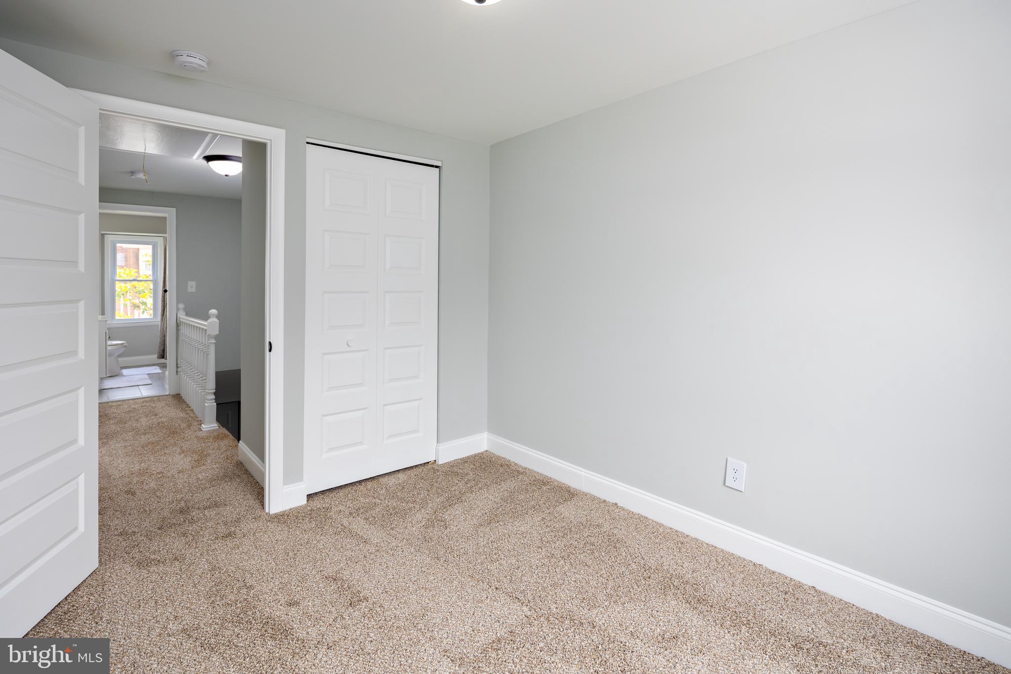 HOLLAND HILL - Residential