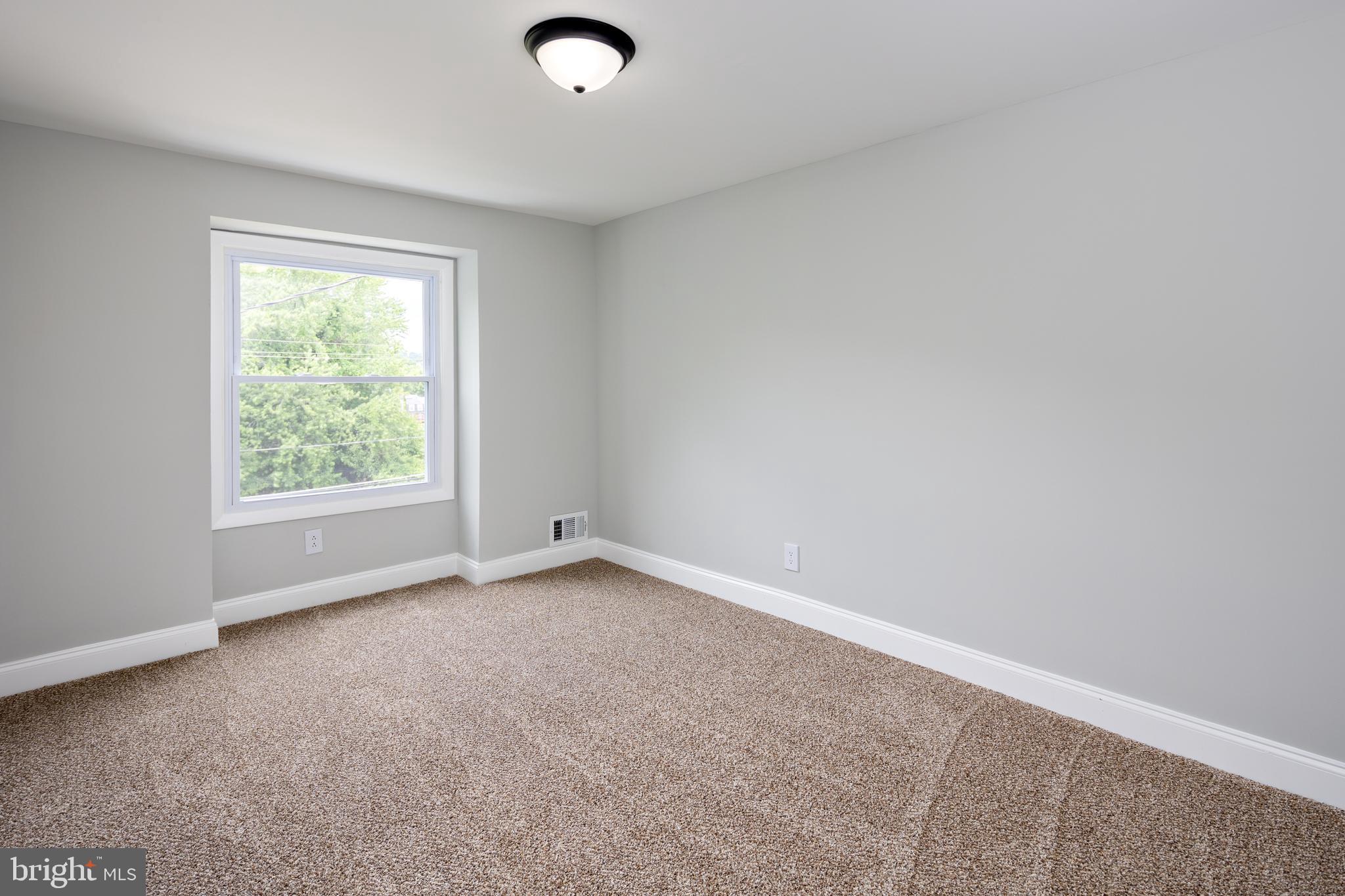 HOLLAND HILL - Residential