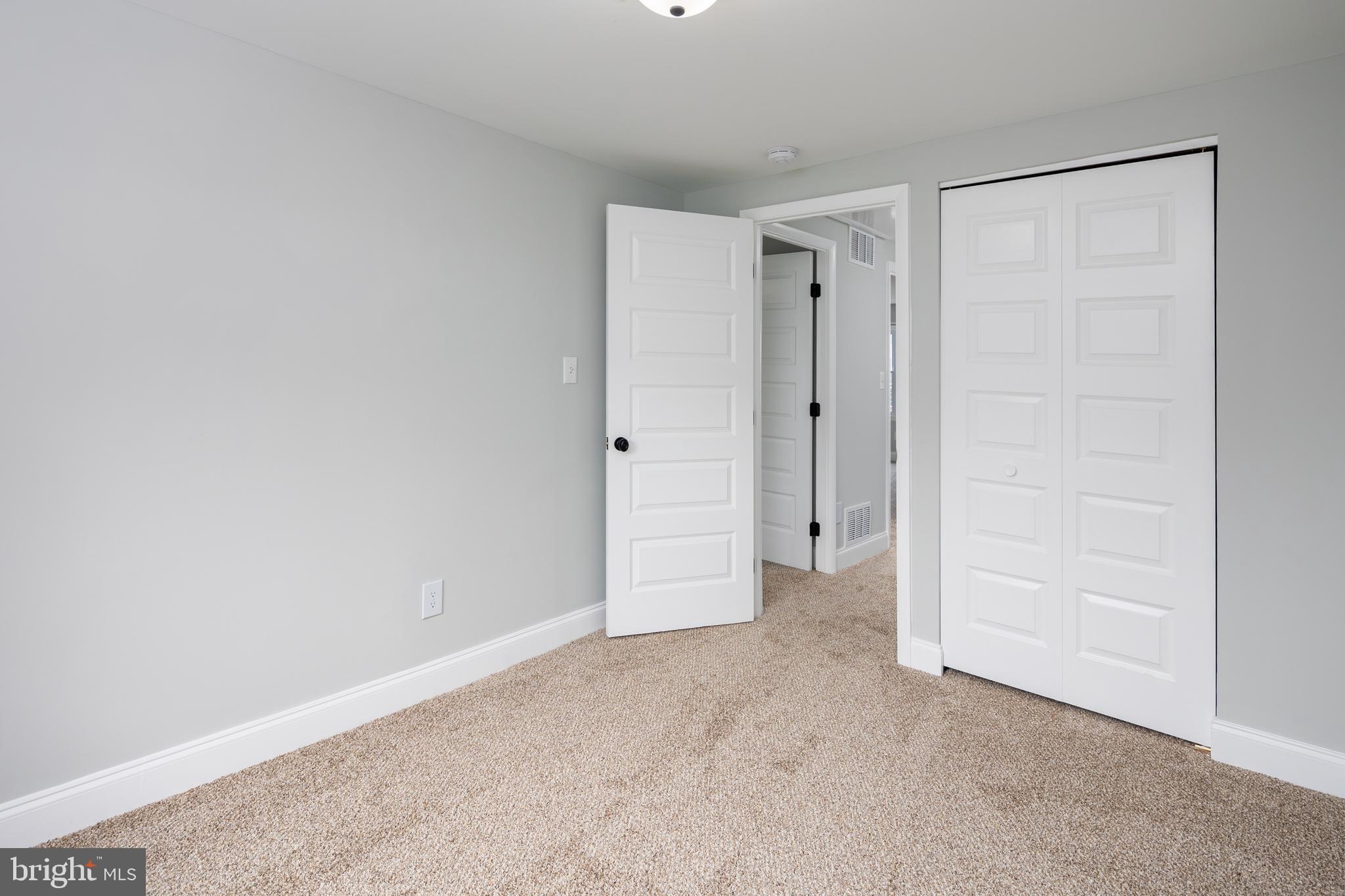 HOLLAND HILL - Residential