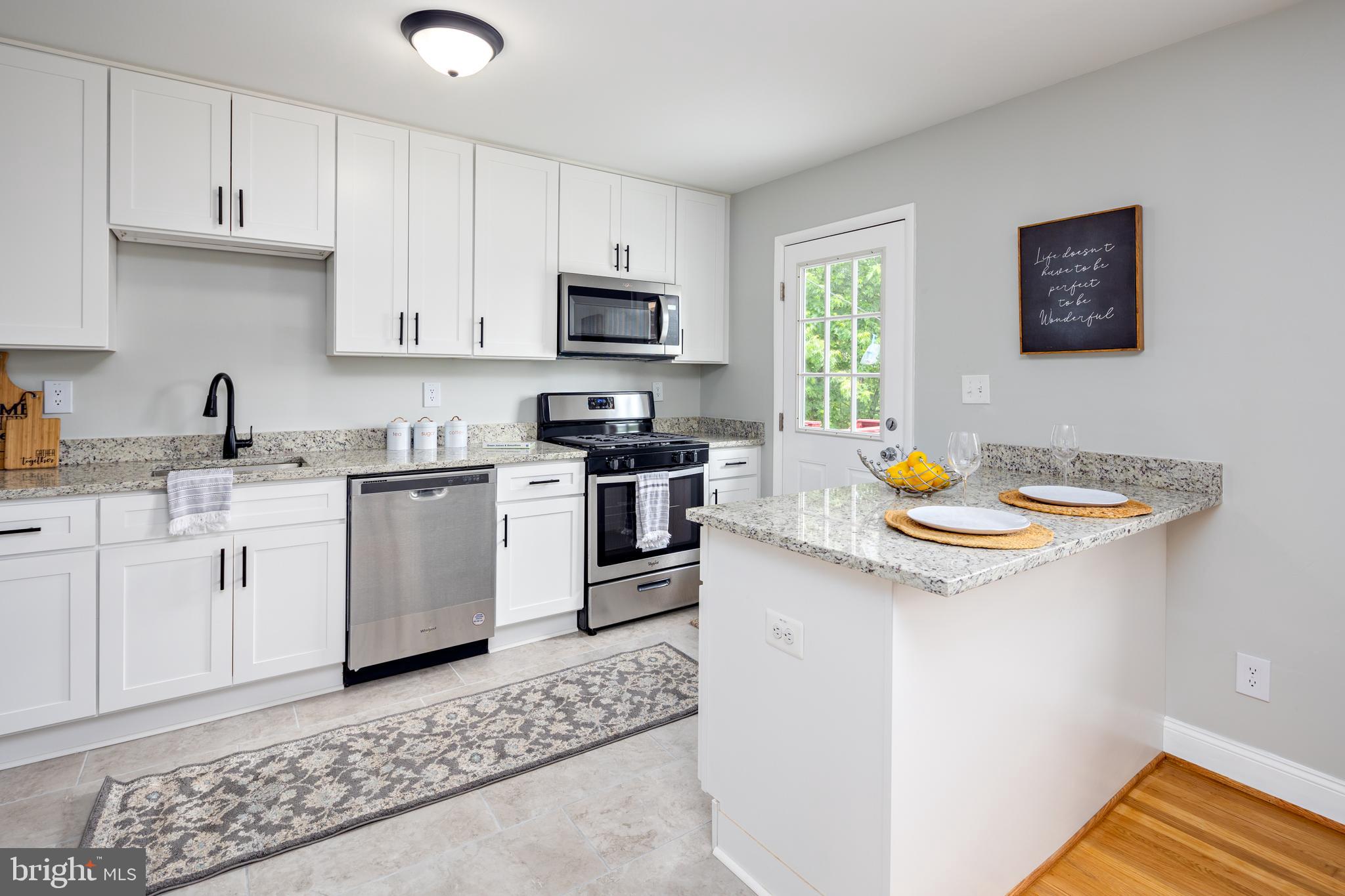 HOLLAND HILL - Residential