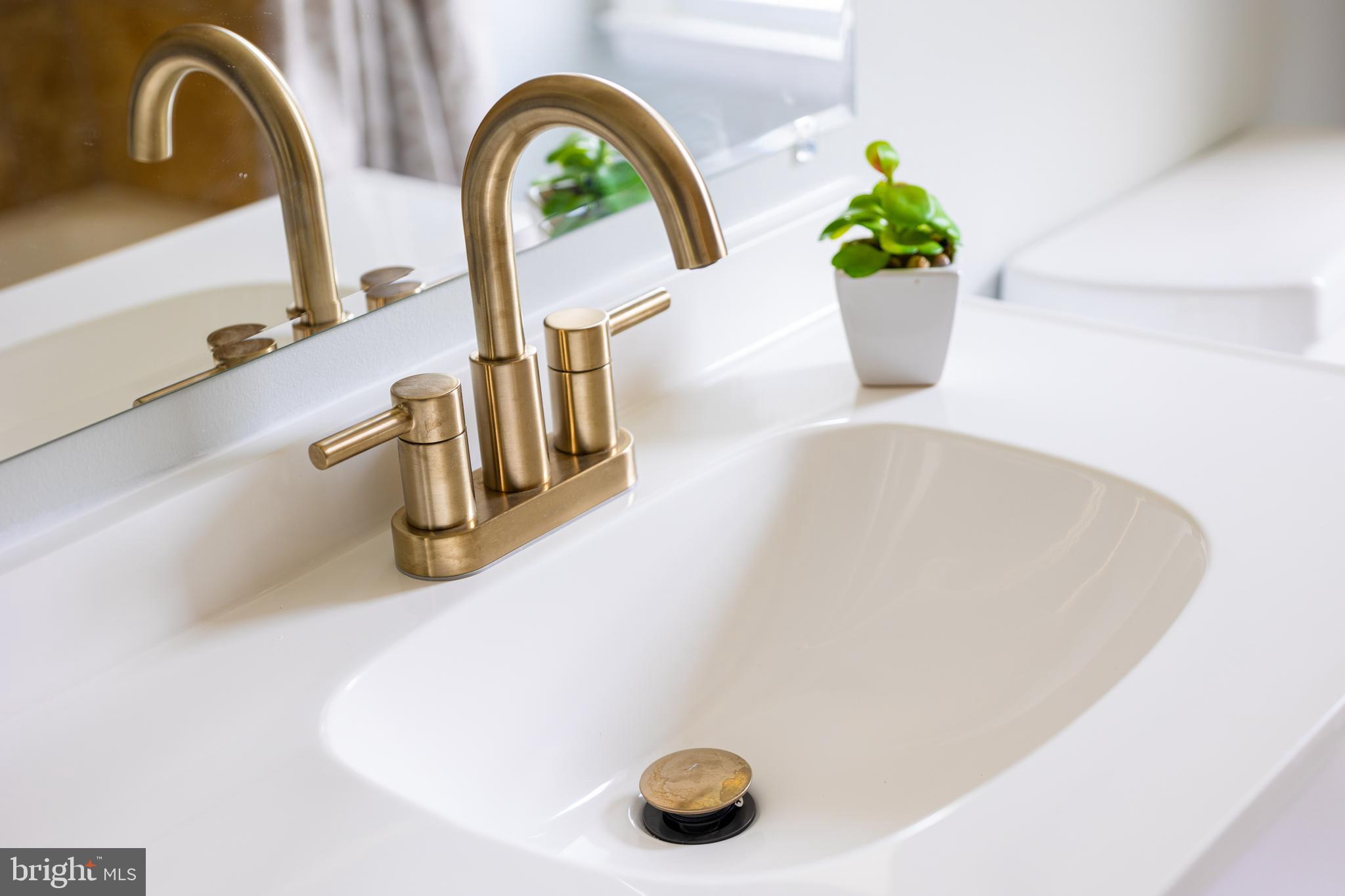 HOLLAND HILL - Residential