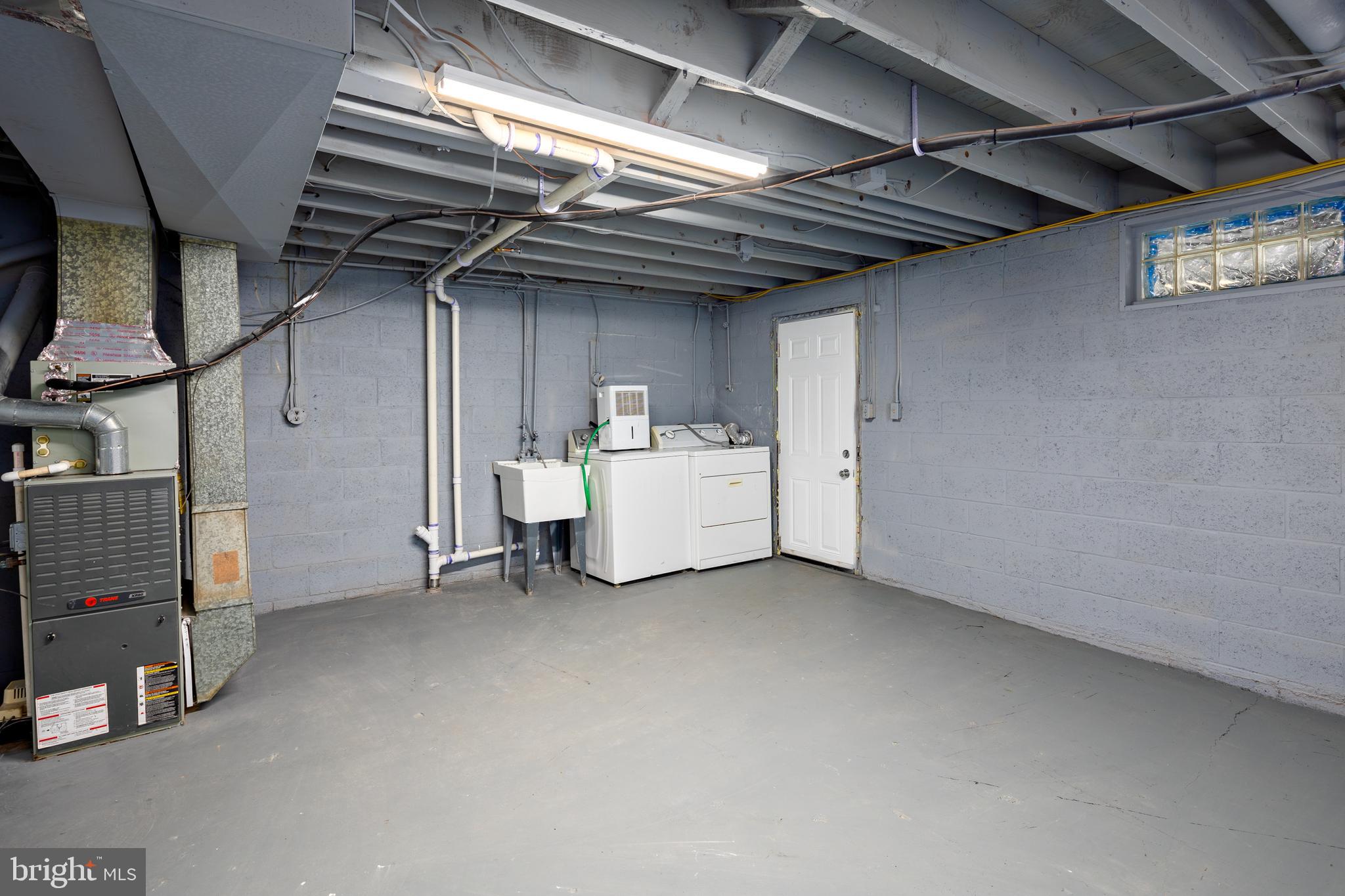 HOLLAND HILL - Residential