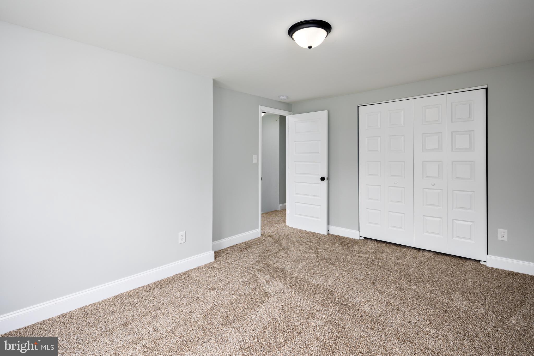 HOLLAND HILL - Residential