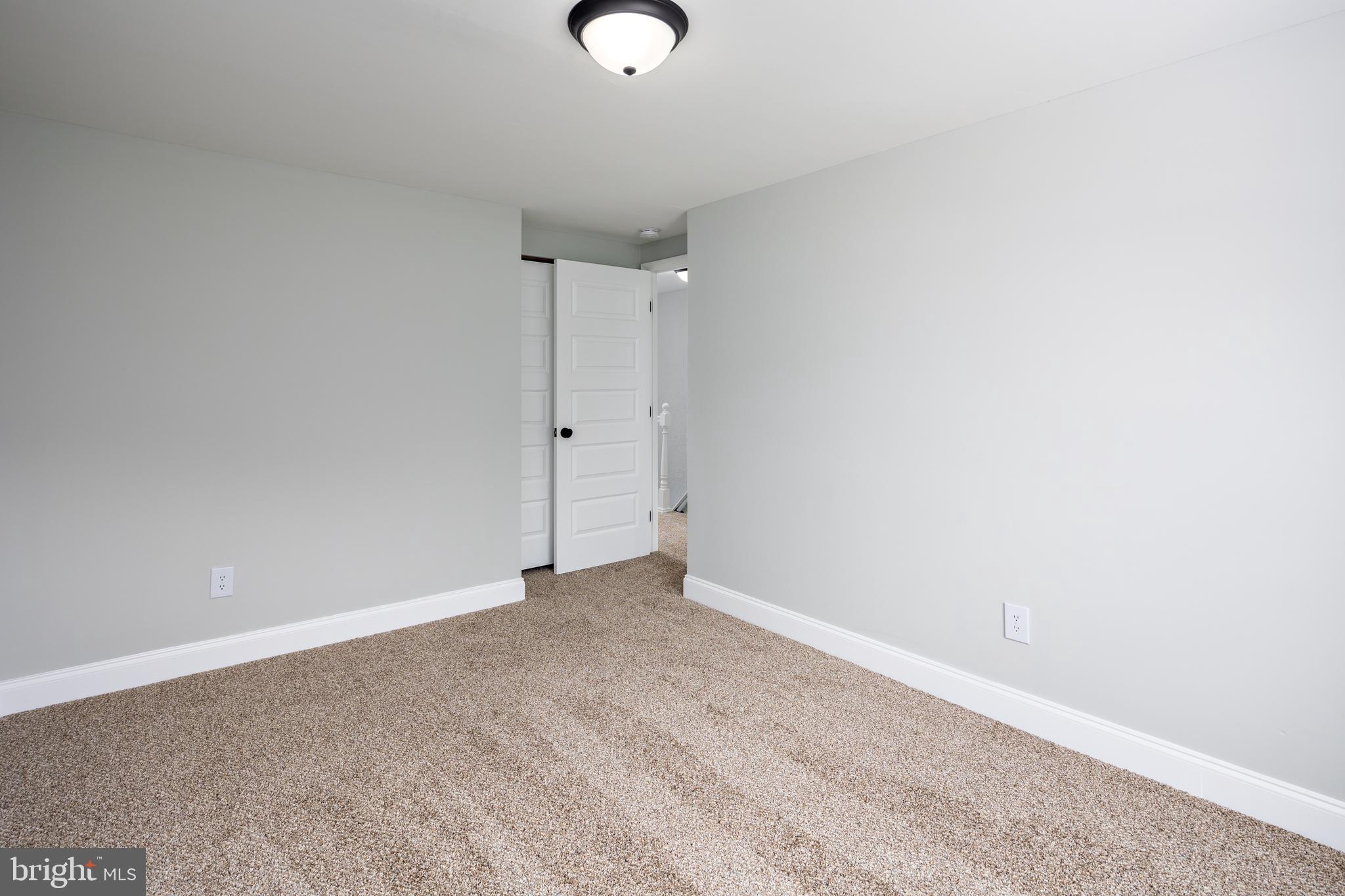 HOLLAND HILL - Residential