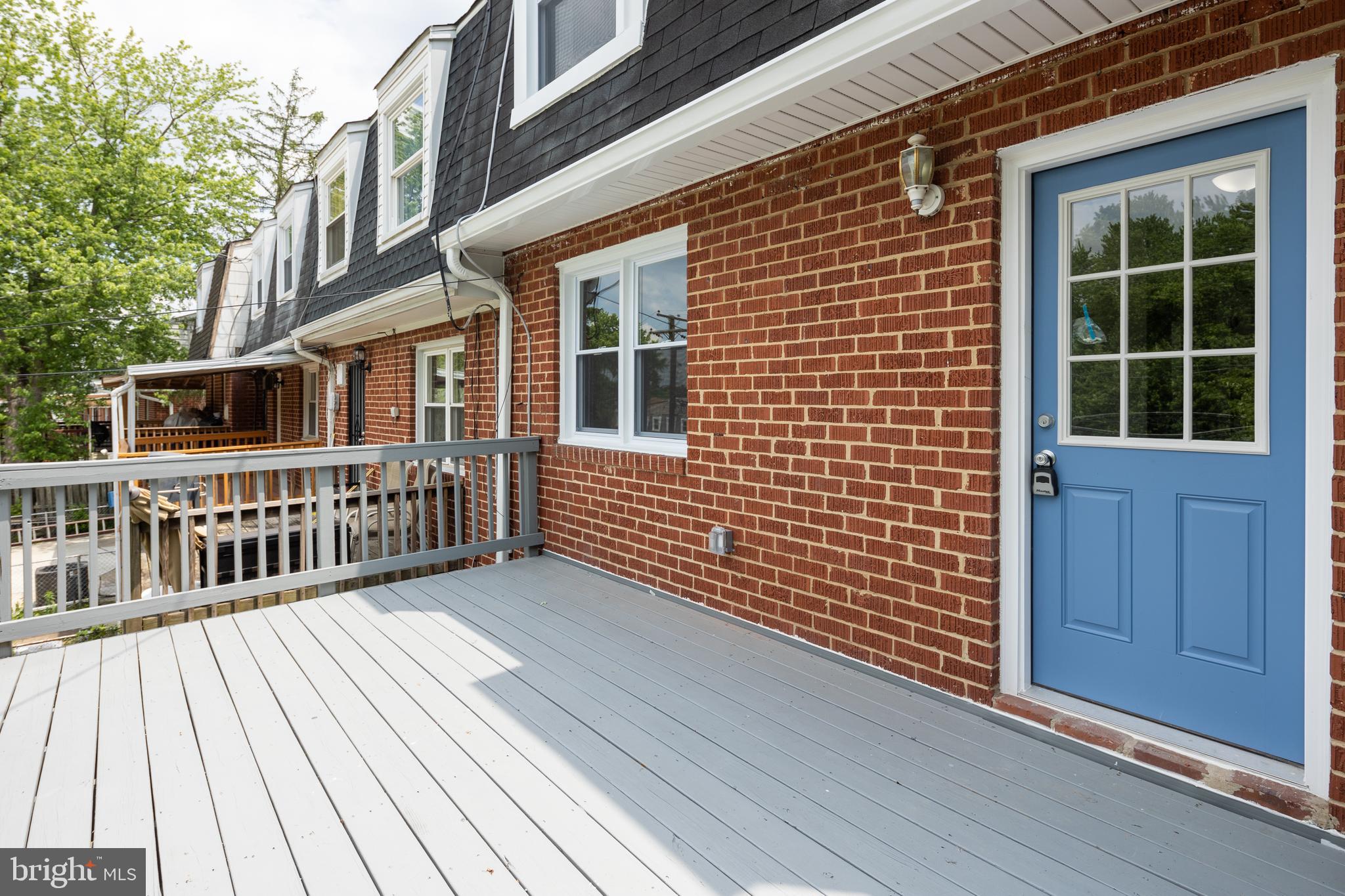 HOLLAND HILL - Residential