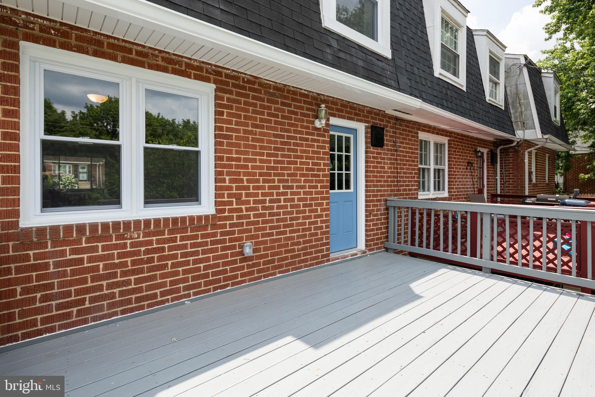 HOLLAND HILL - Residential