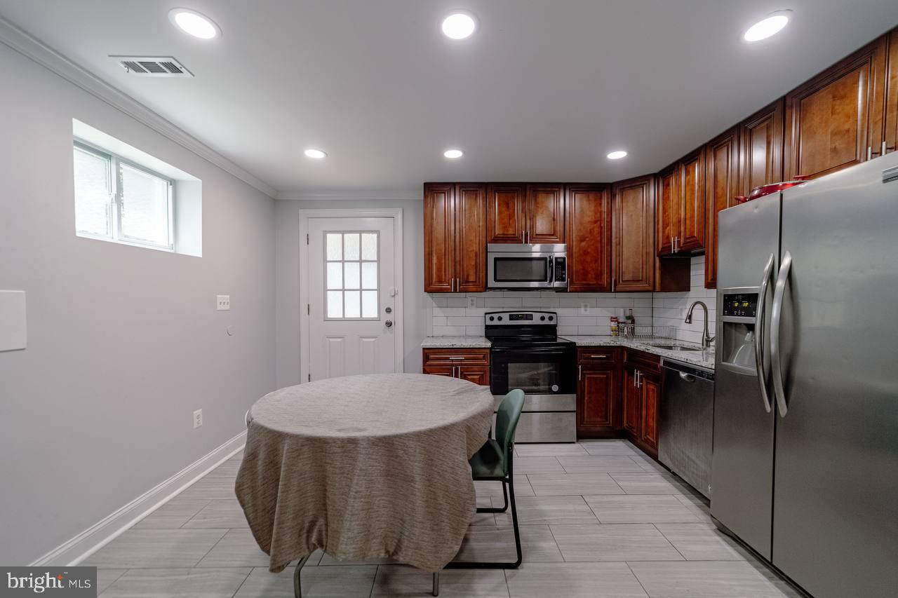 NOTTINGHAM FOREST - Residential Lease