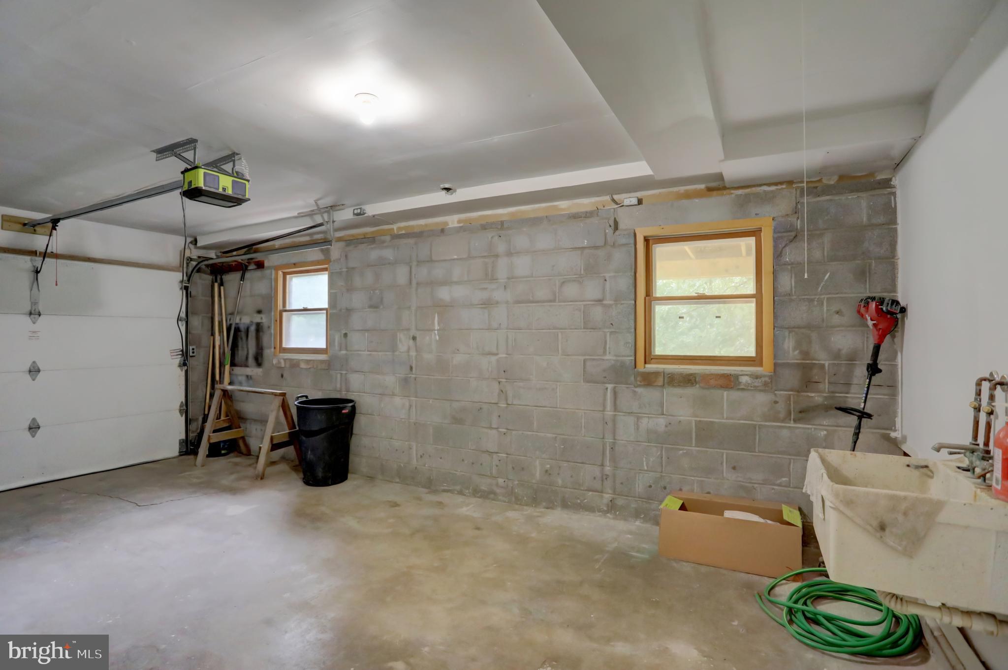 MAPLECREST - Residential