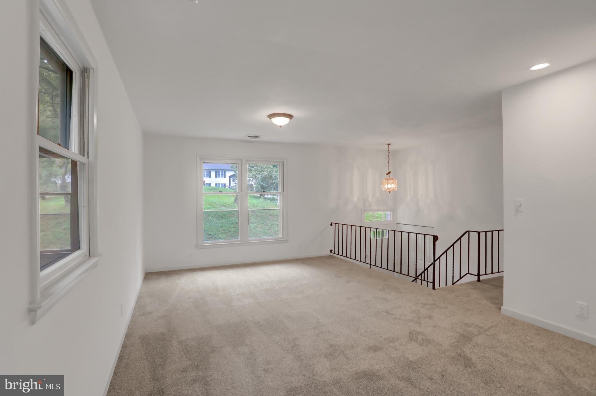 MAPLECREST - Residential