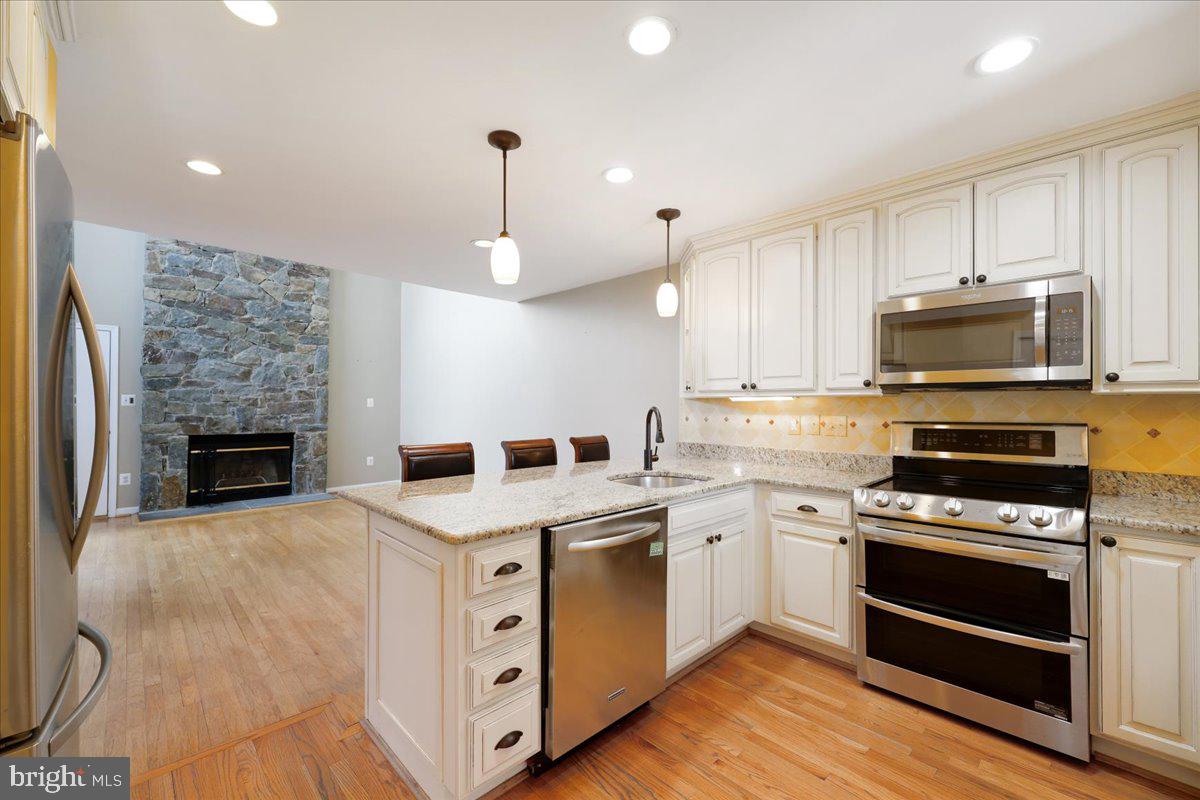 MEADOWGATE - Residential